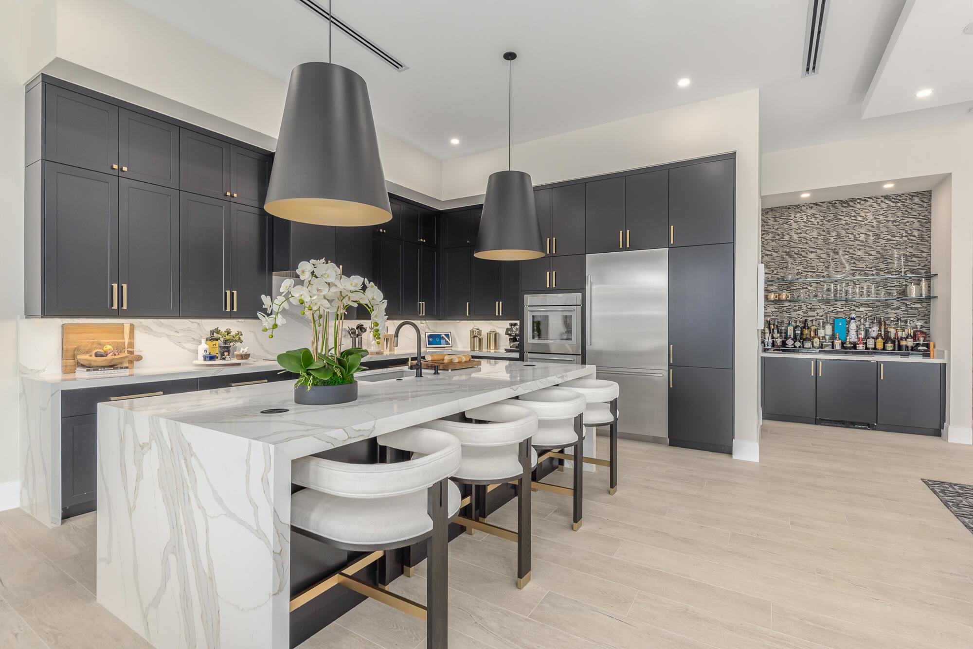 YACHT & COUNTRY CLUB OF S - Residential