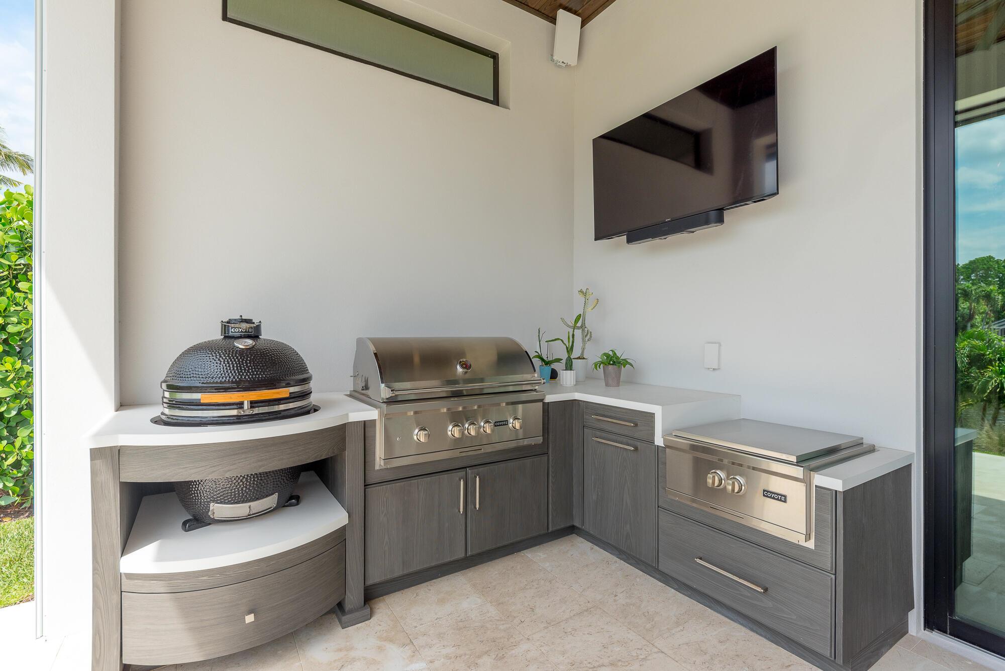 YACHT & COUNTRY CLUB OF S - Residential