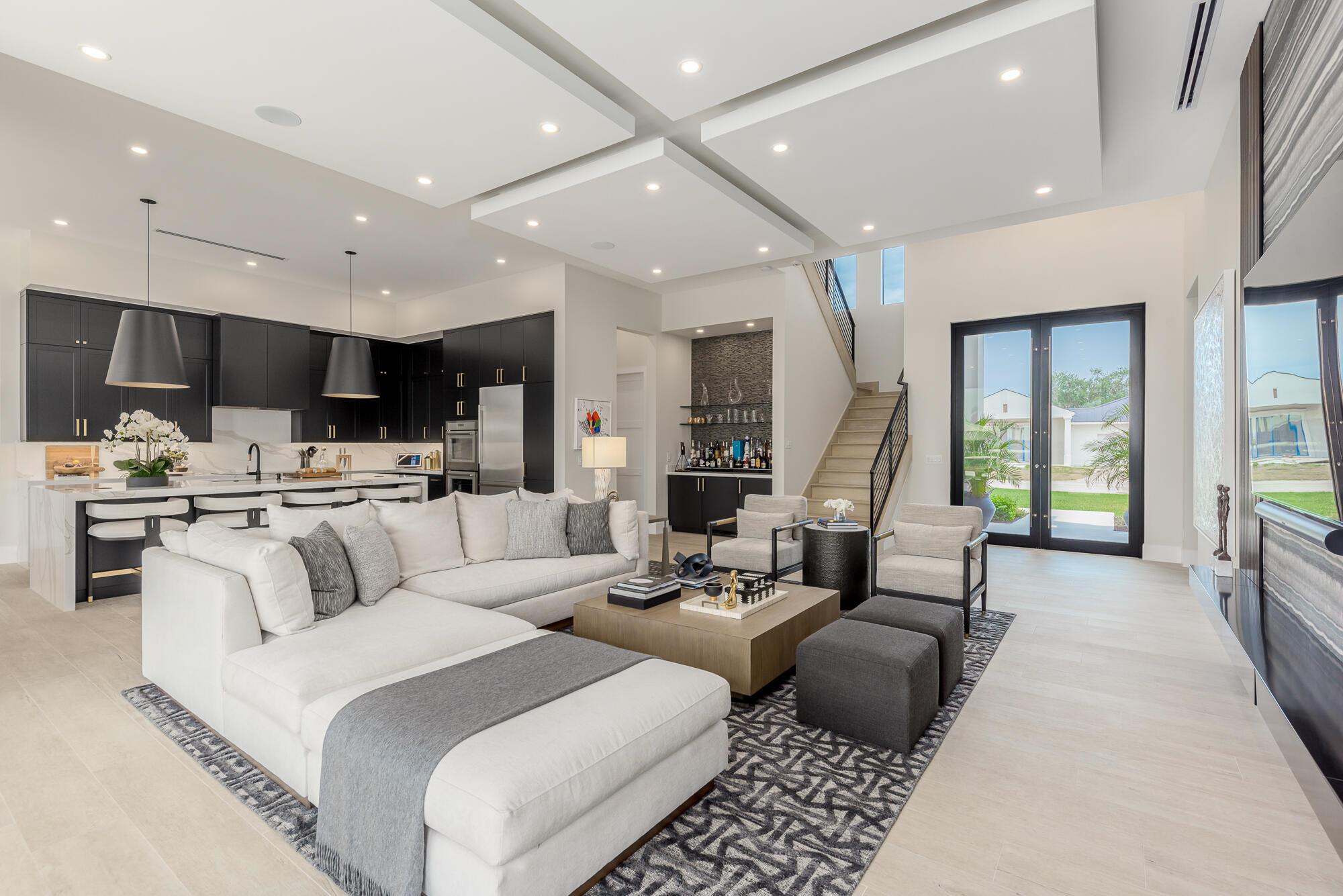 YACHT & COUNTRY CLUB OF S - Residential