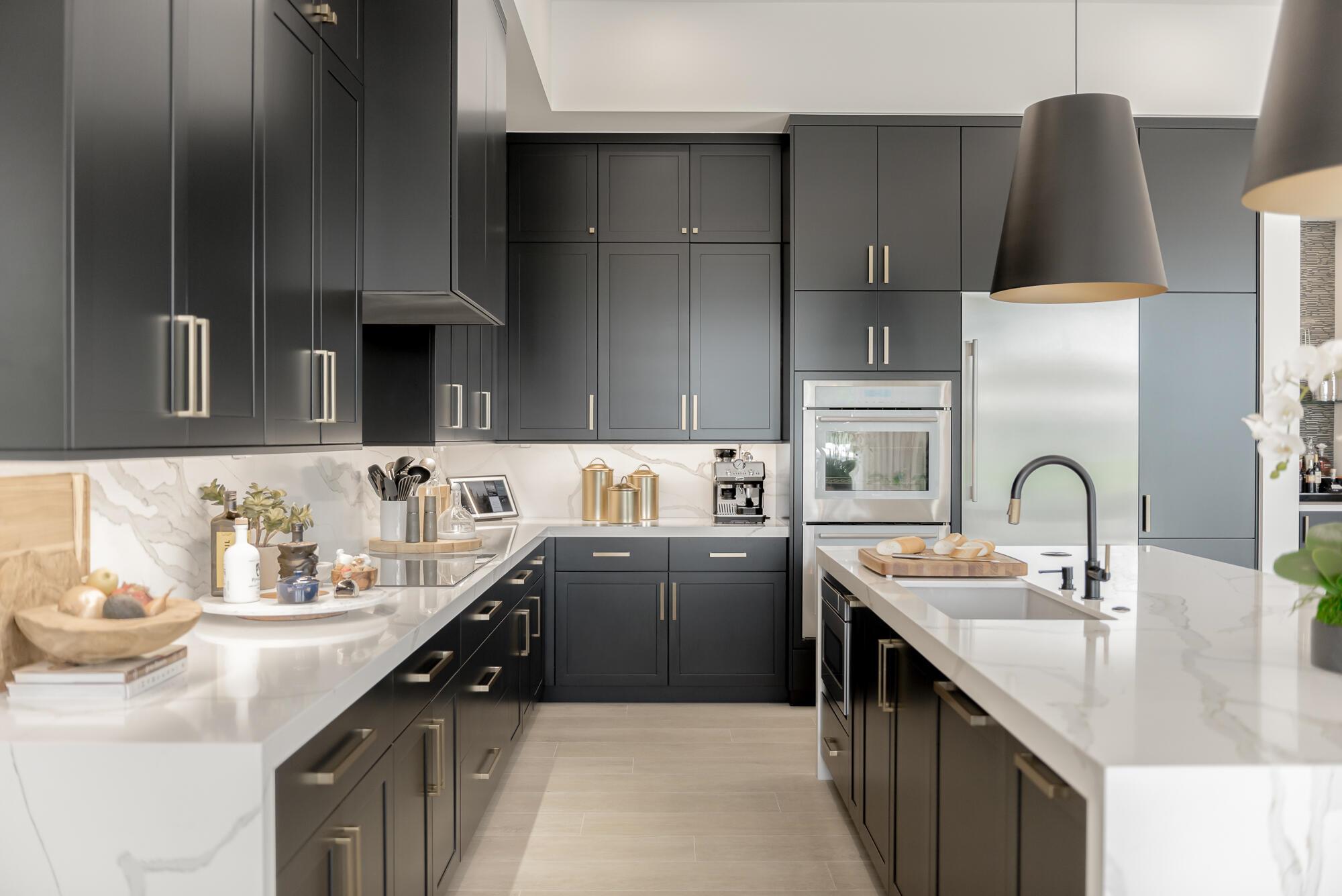 YACHT & COUNTRY CLUB OF S - Residential