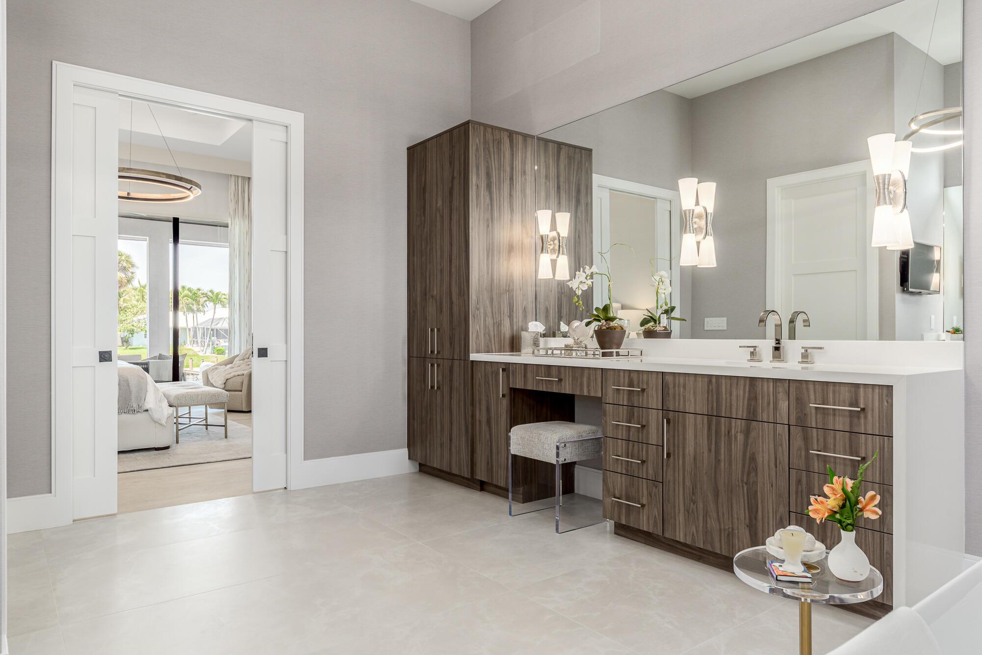 YACHT & COUNTRY CLUB OF S - Residential