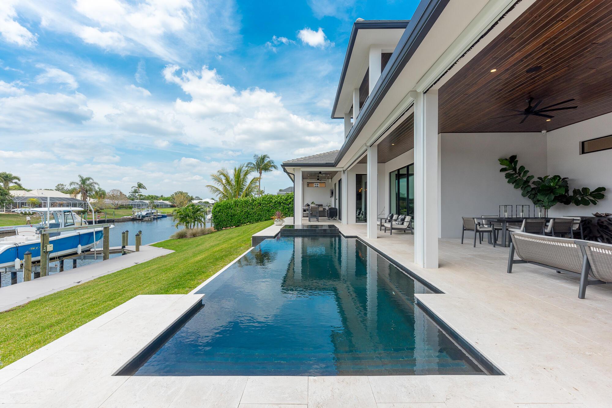 YACHT & COUNTRY CLUB OF S - Residential