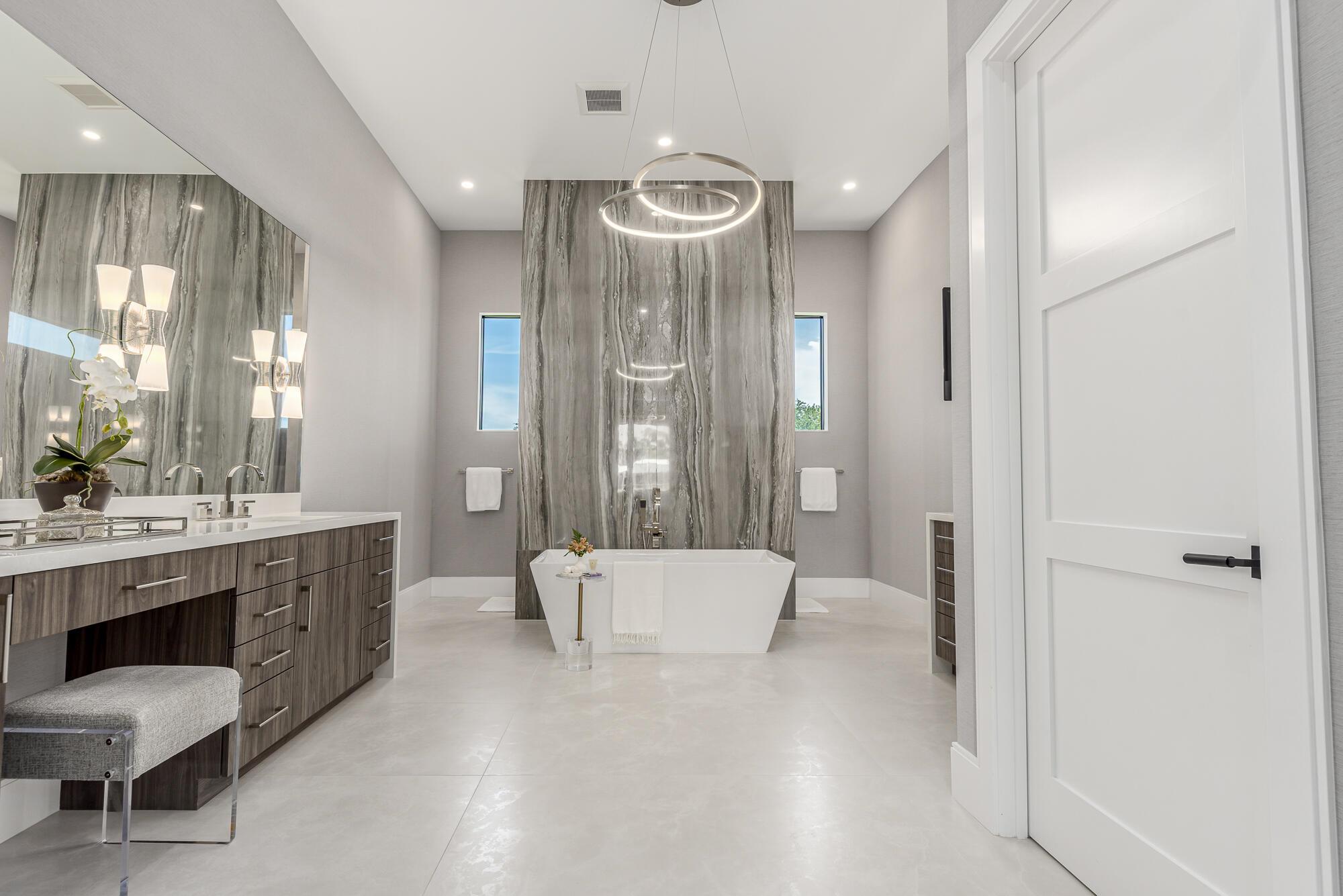 YACHT & COUNTRY CLUB OF S - Residential