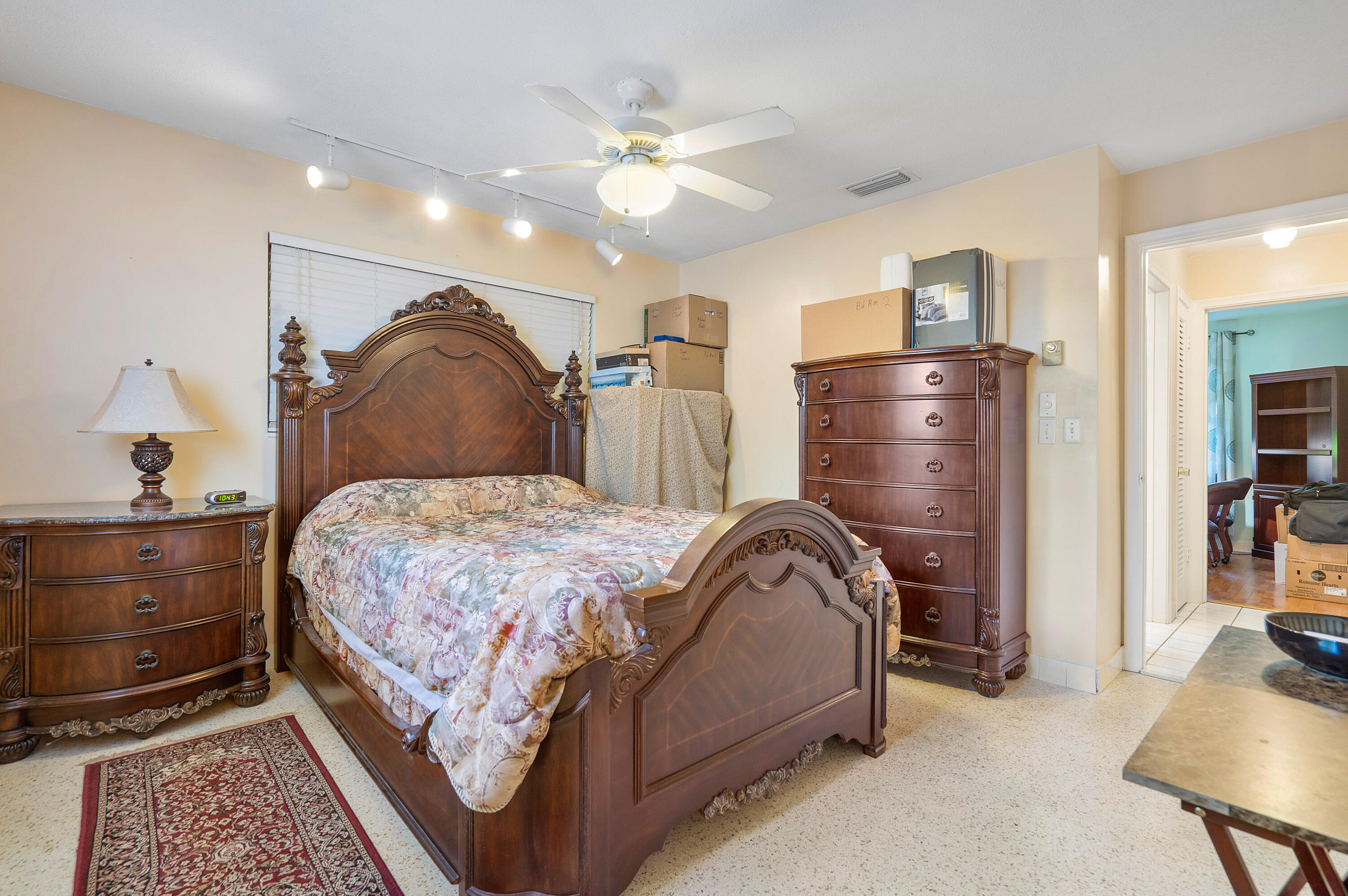 PALM BEACH SHORE ACRES - Residential Lease