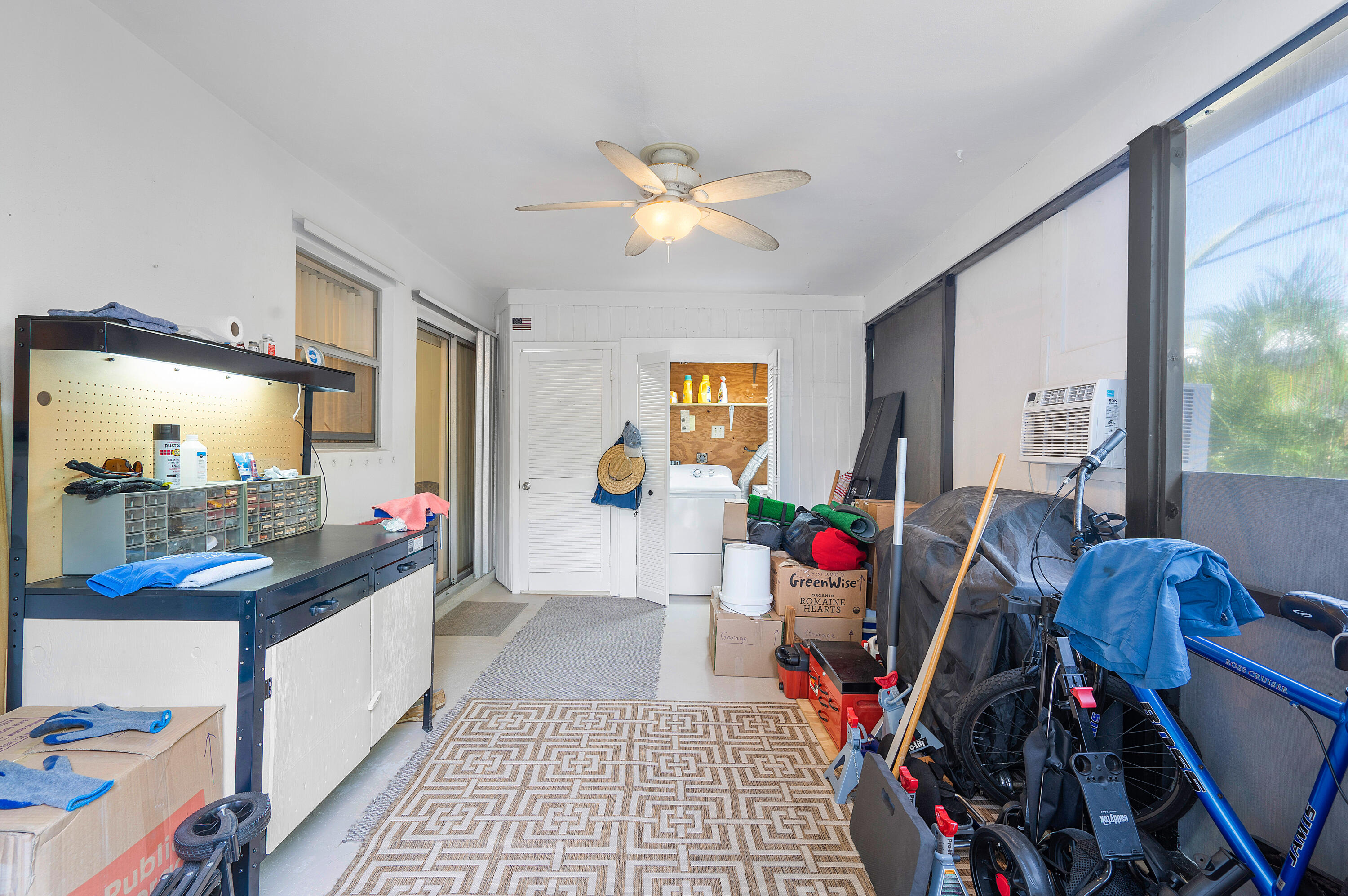 PALM BEACH SHORE ACRES - Residential Lease