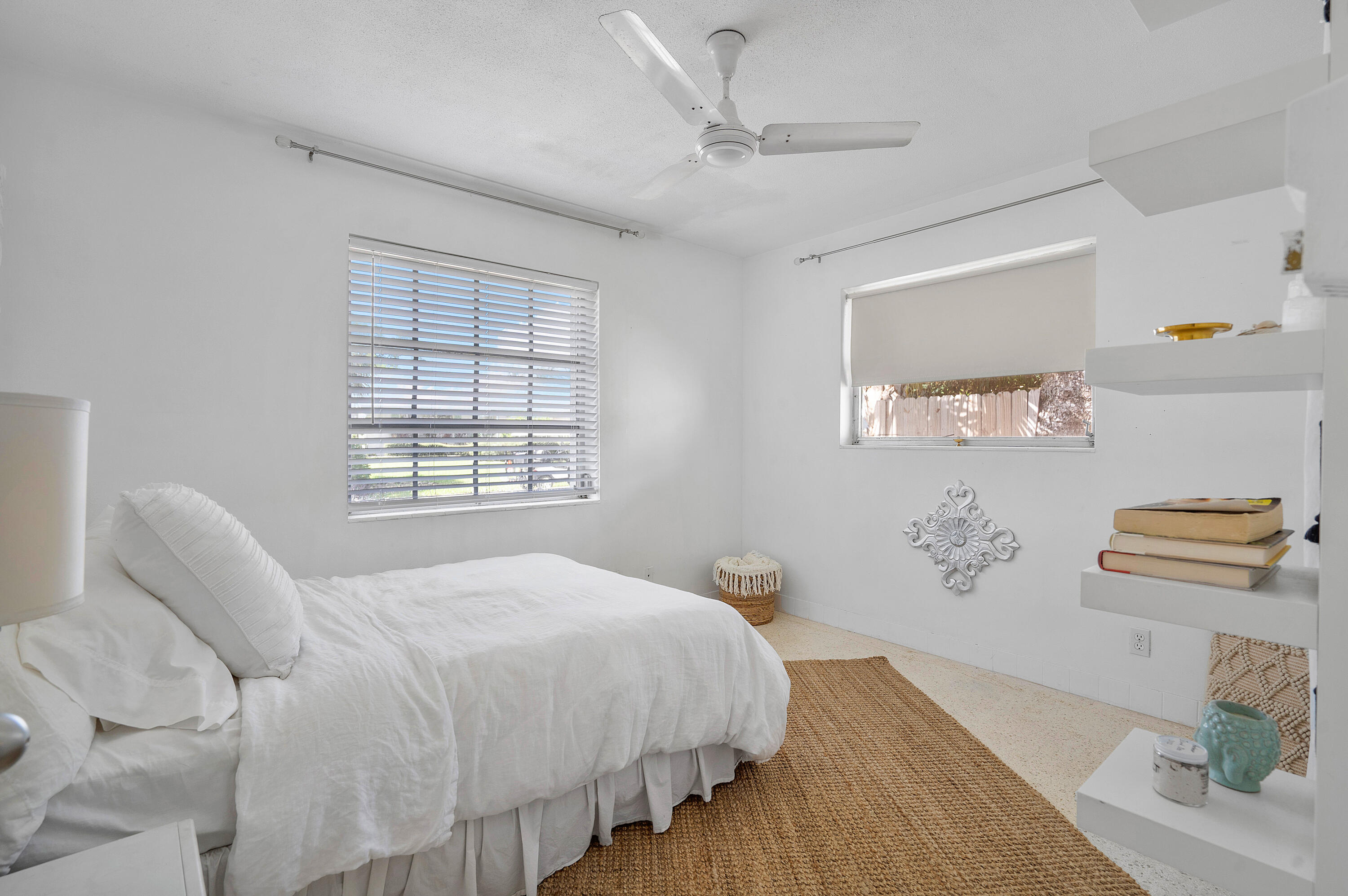 PALM BEACH SHORE ACRES - Residential Lease