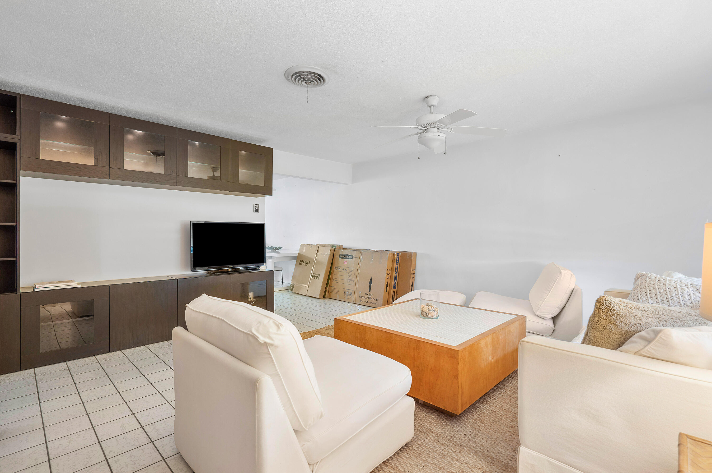 PALM BEACH SHORE ACRES - Residential Lease