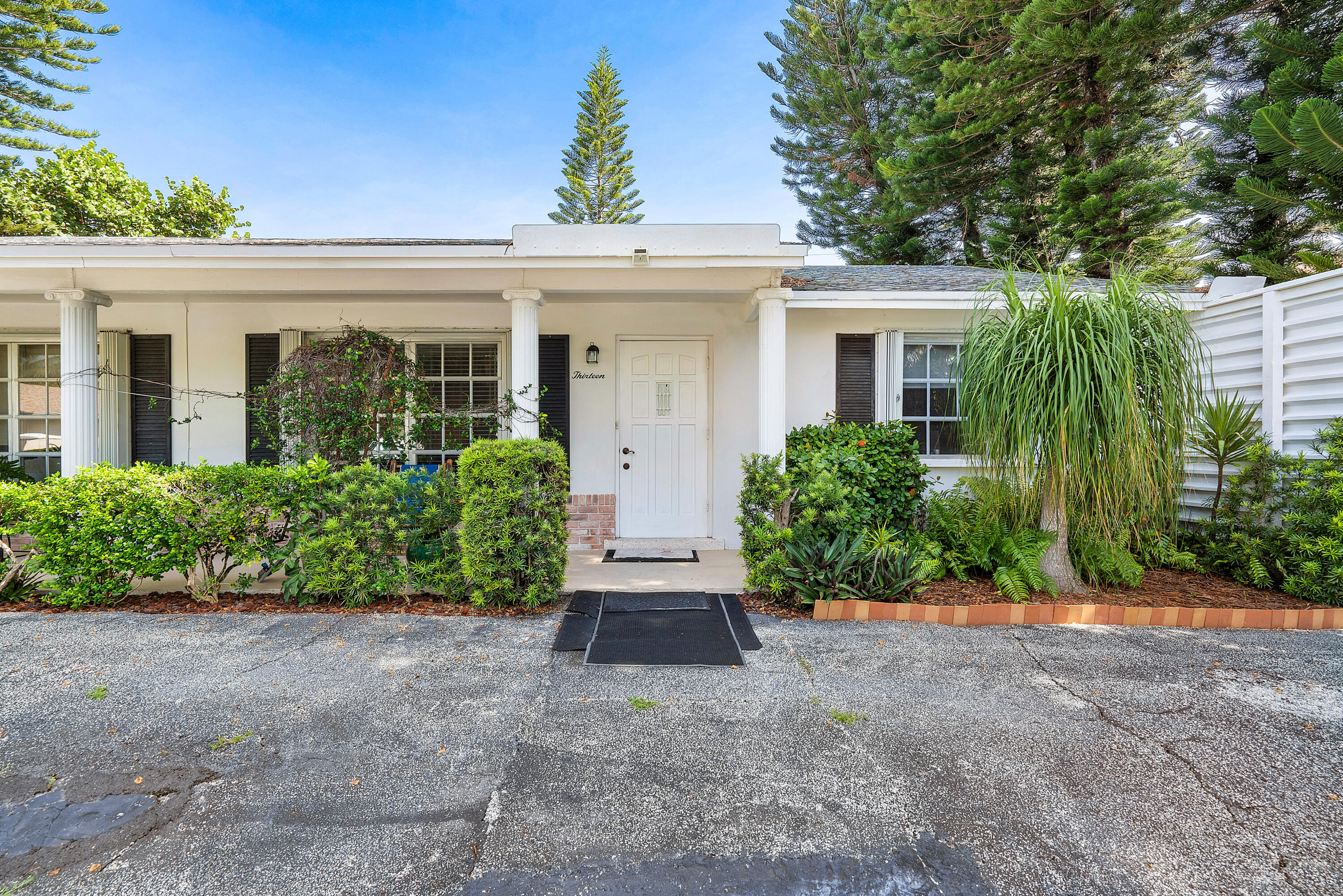 PALM BEACH SHORE ACRES - Residential Lease