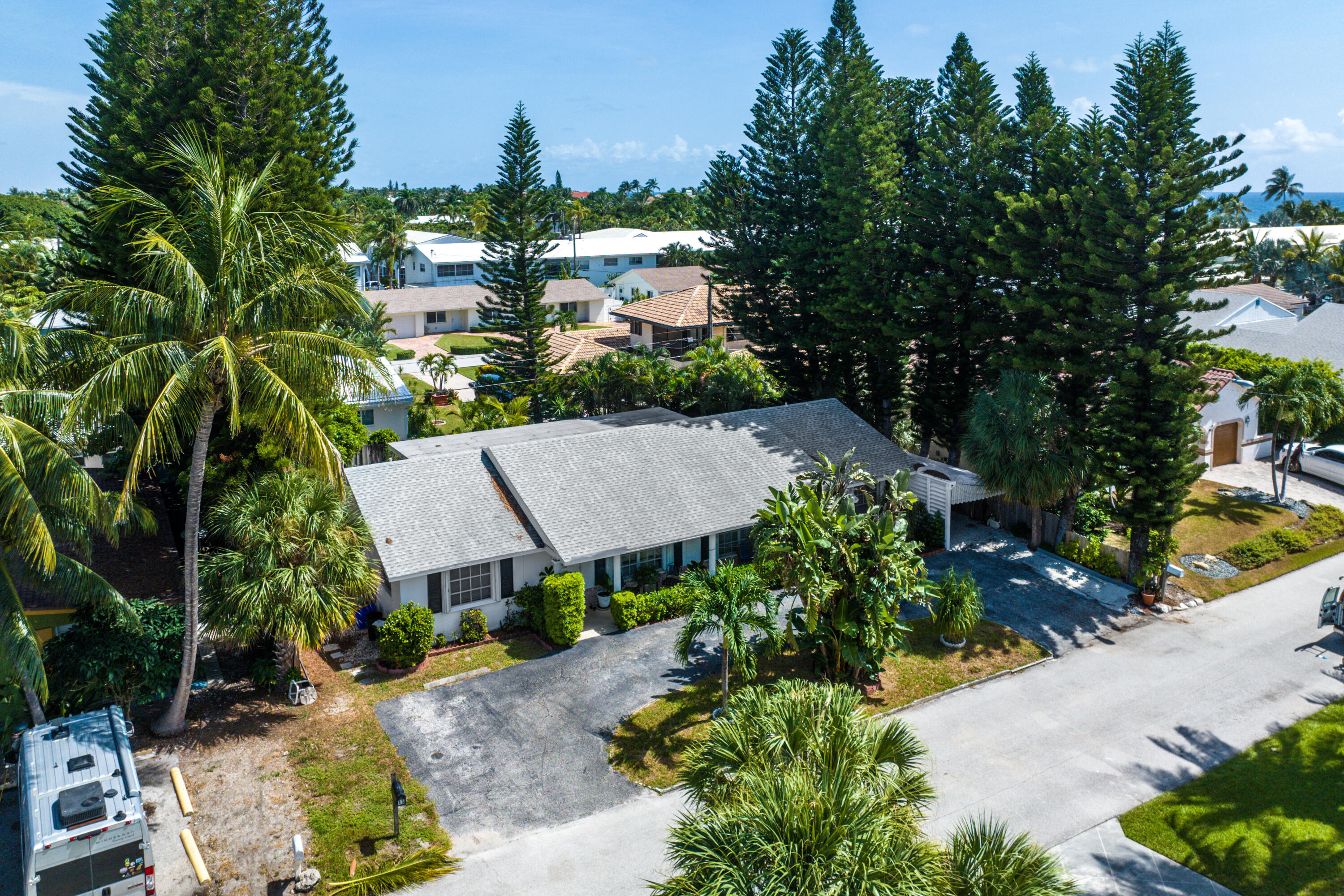 PALM BEACH SHORE ACRES - Residential Lease