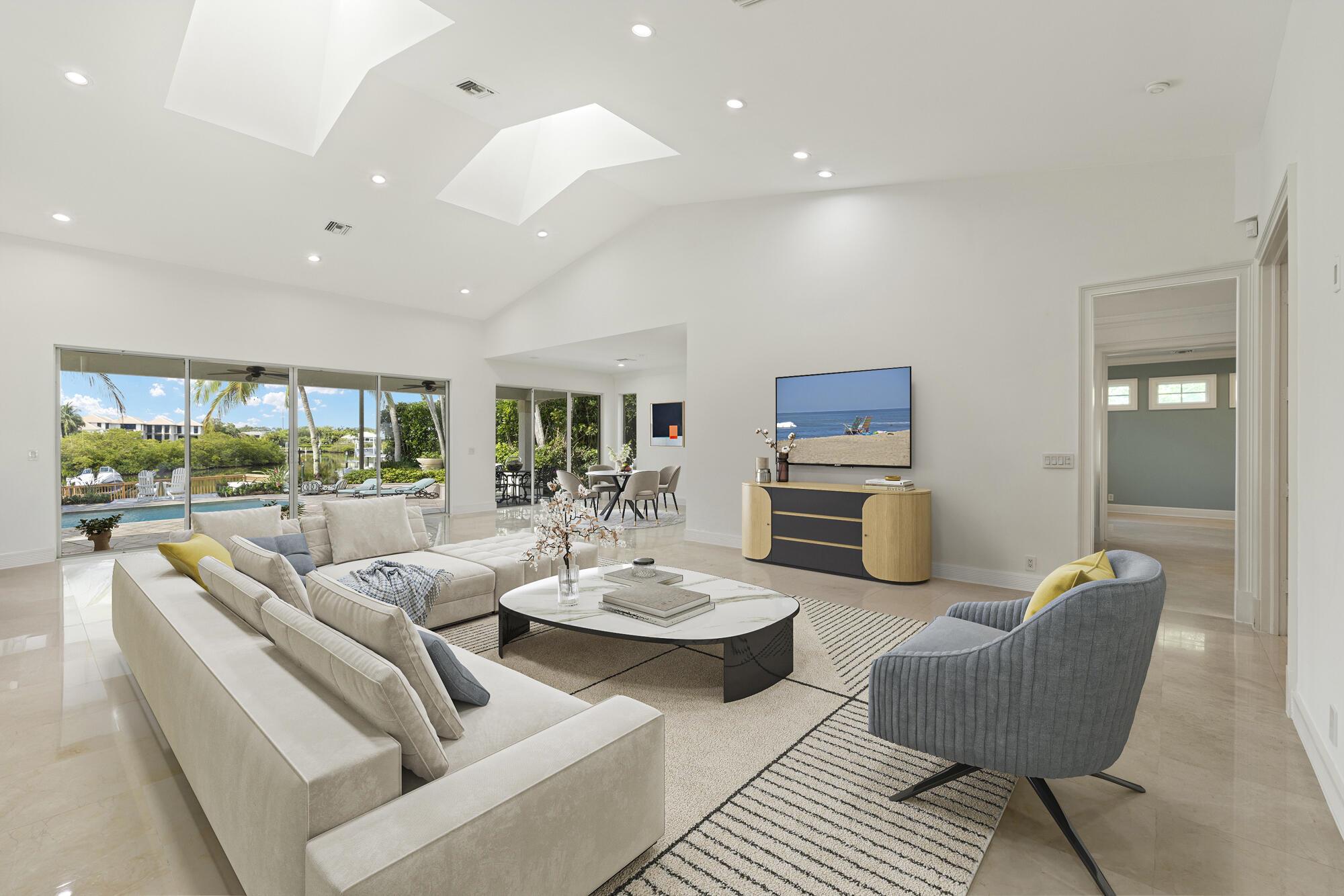 ADMIRALS COVE - Residential