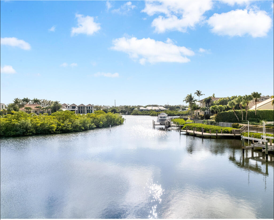 ADMIRALS COVE - Residential