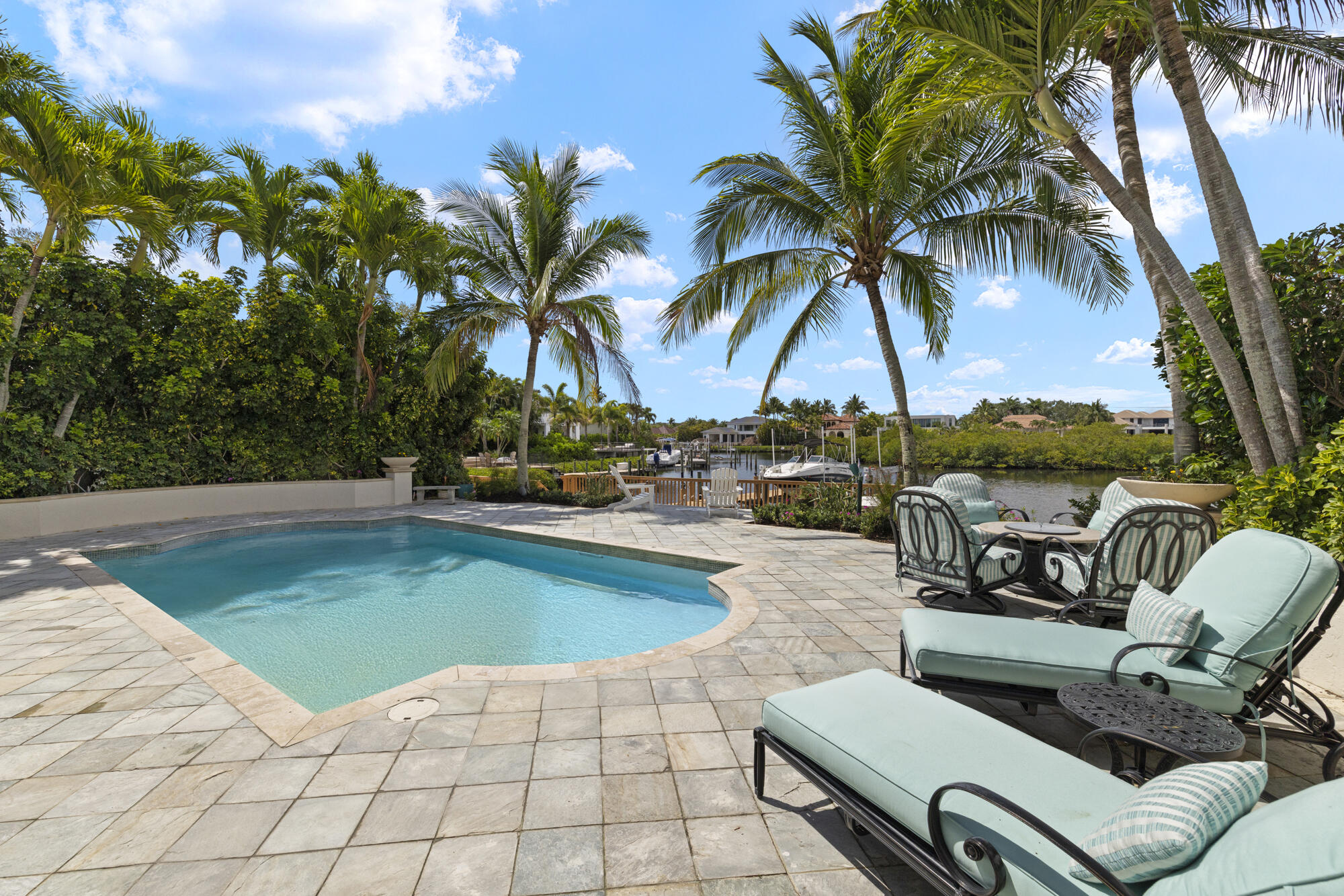 ADMIRALS COVE - Residential