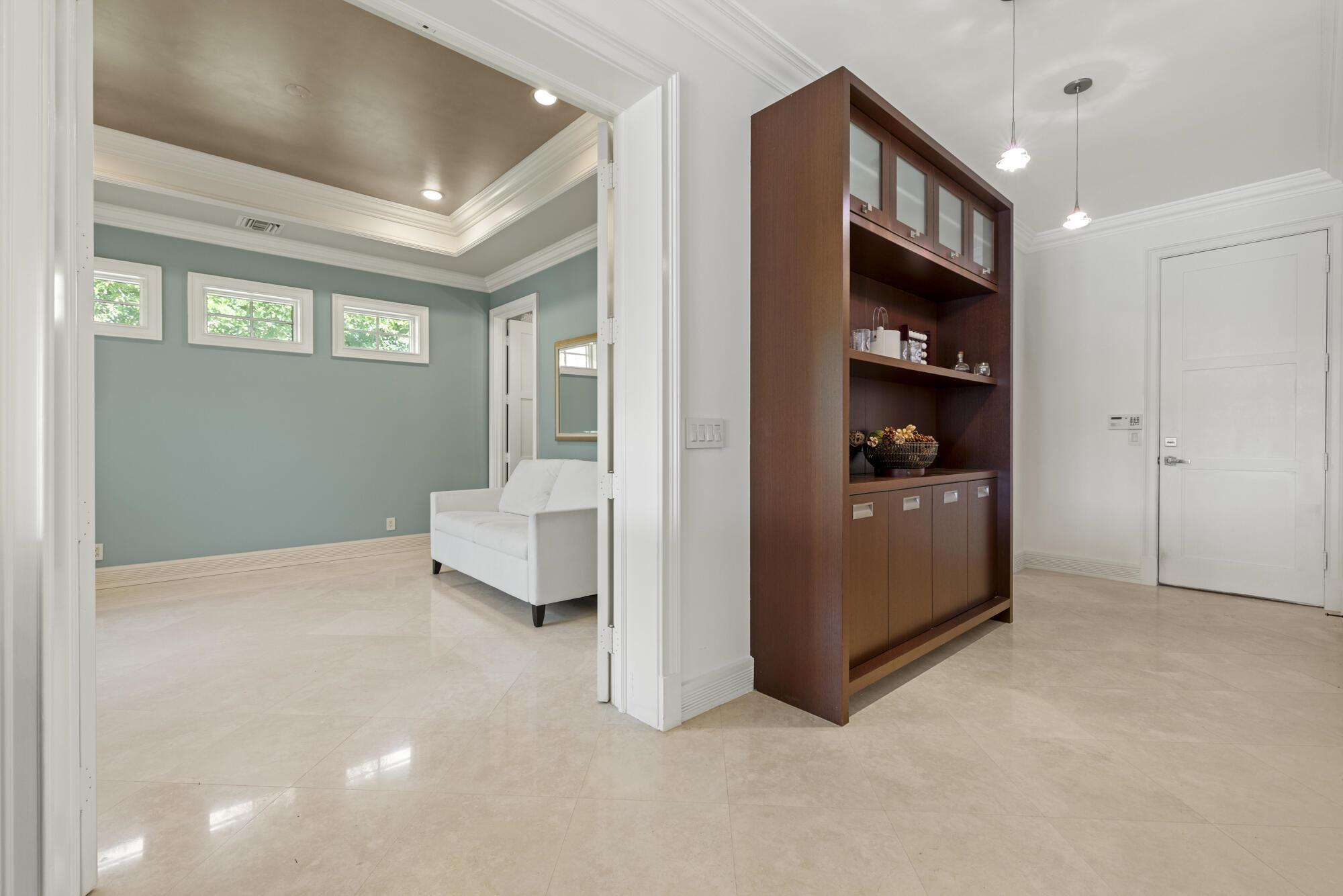 ADMIRALS COVE - Residential