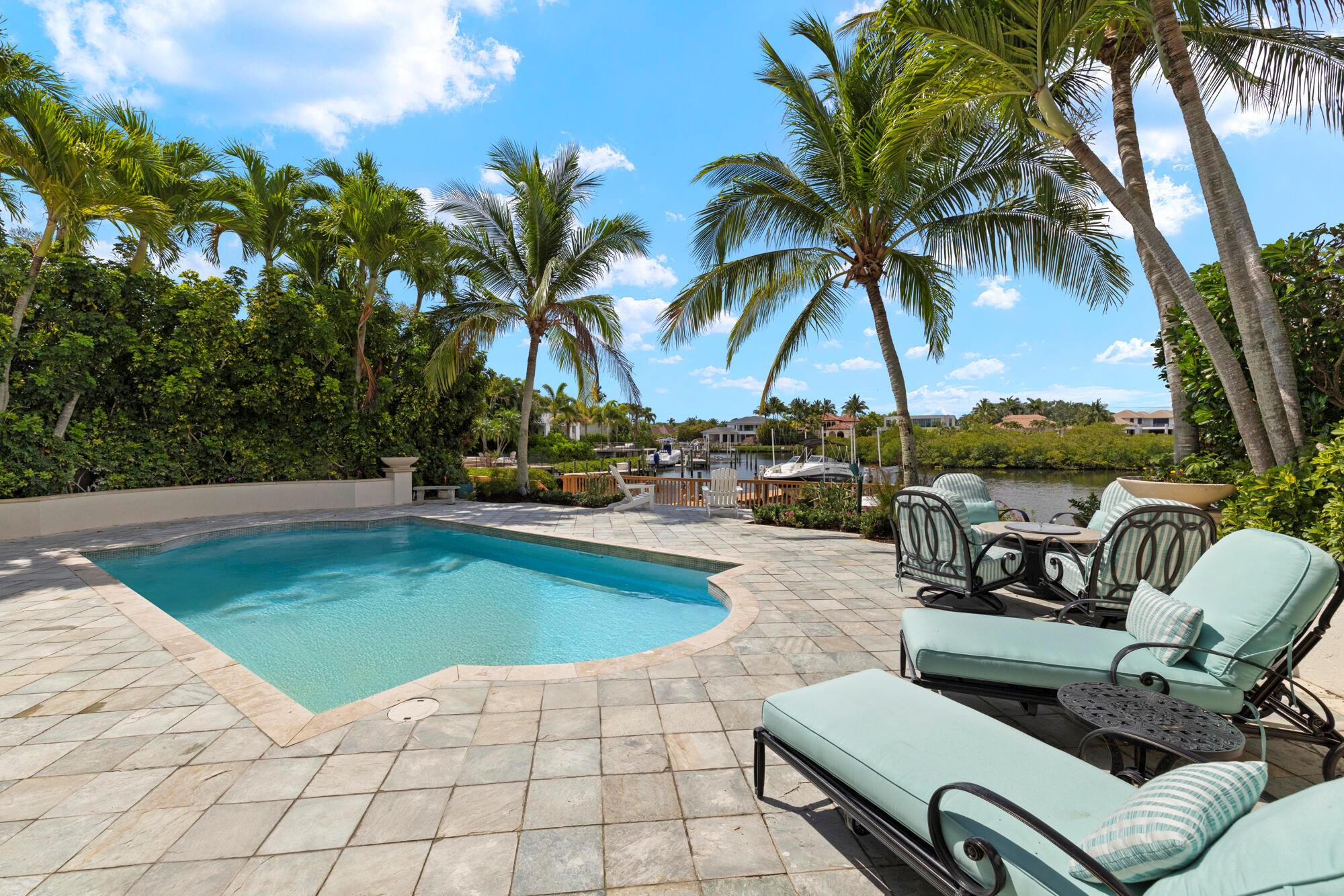 ADMIRALS COVE - Residential