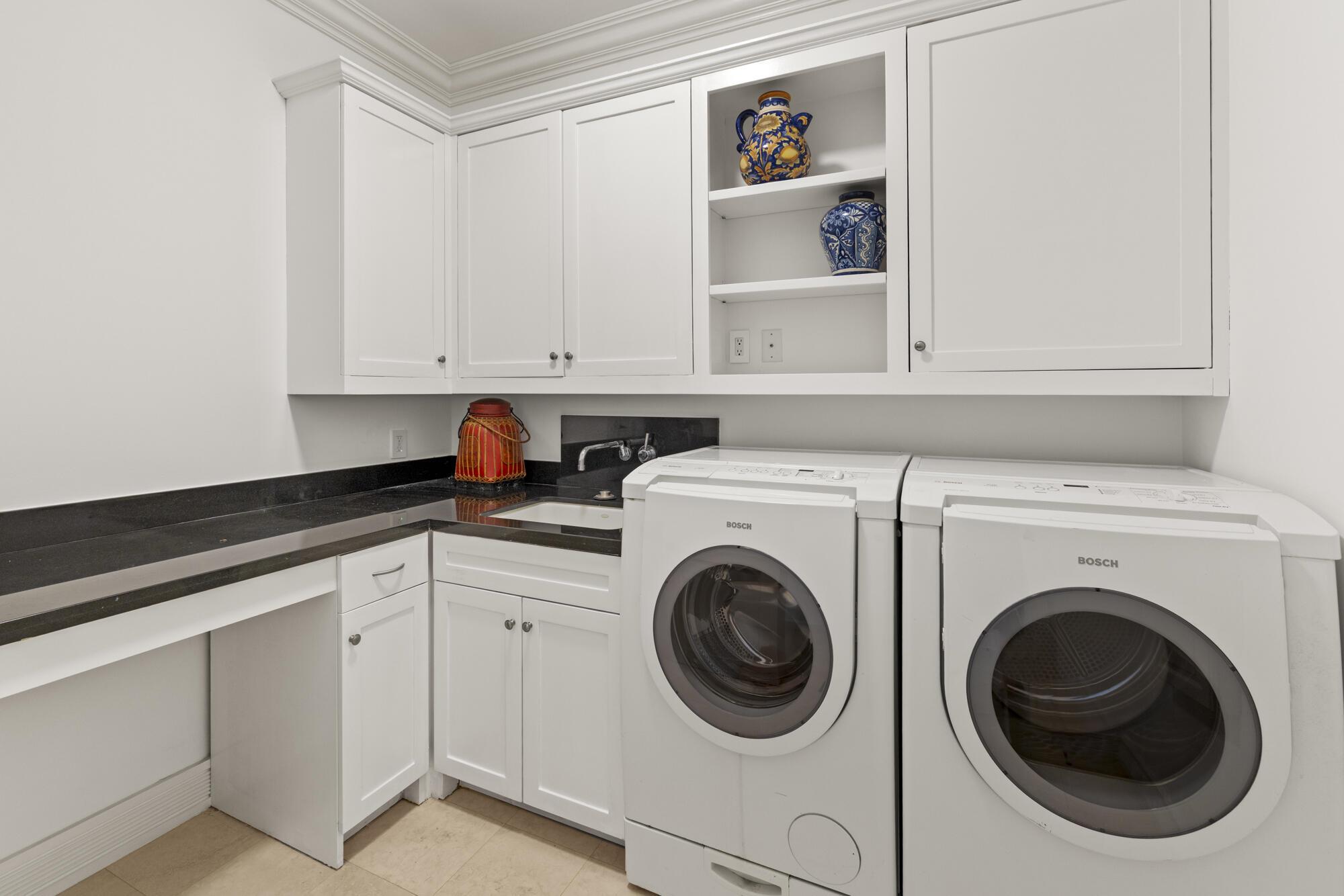 ADMIRALS COVE - Residential