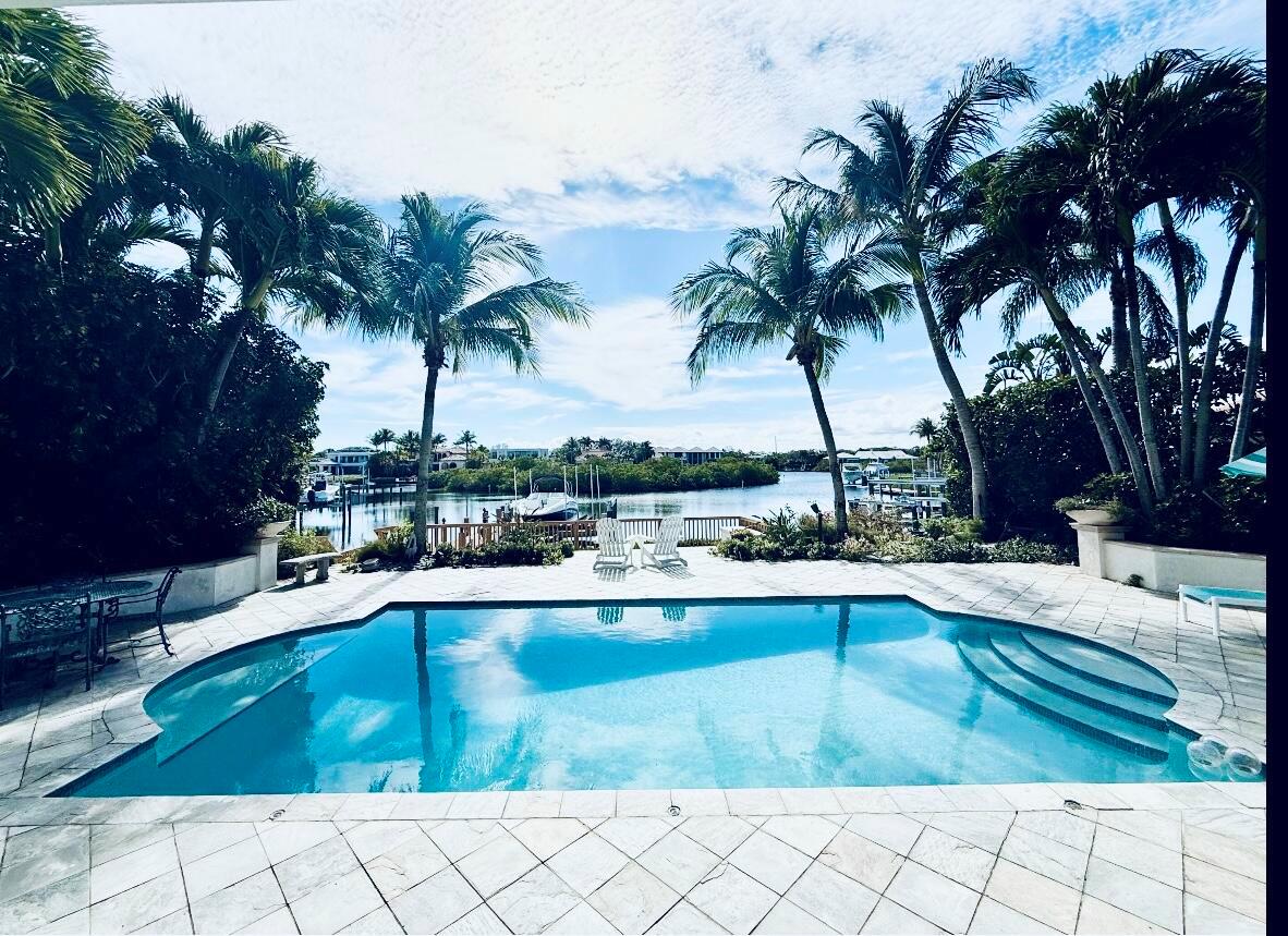 ADMIRALS COVE - Residential