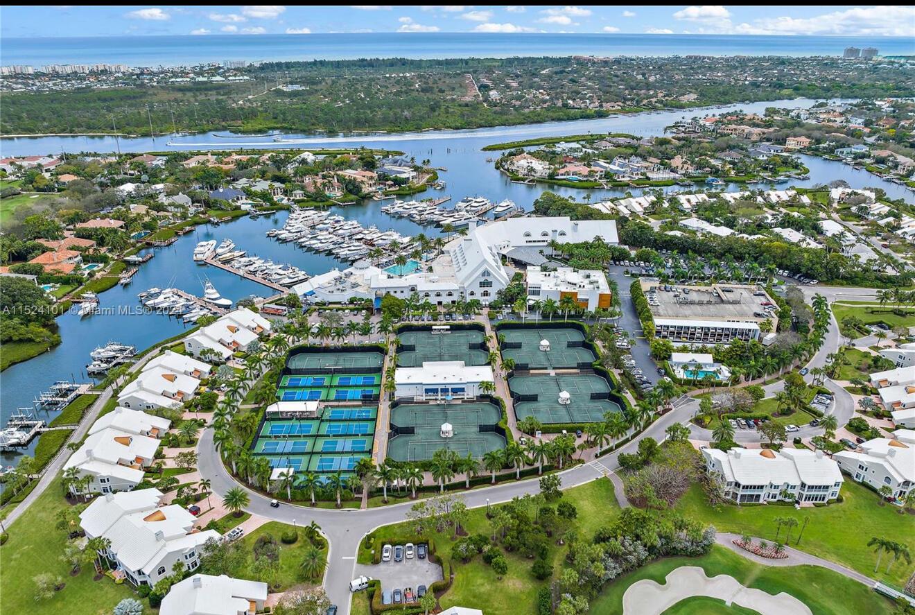 ADMIRALS COVE - Residential