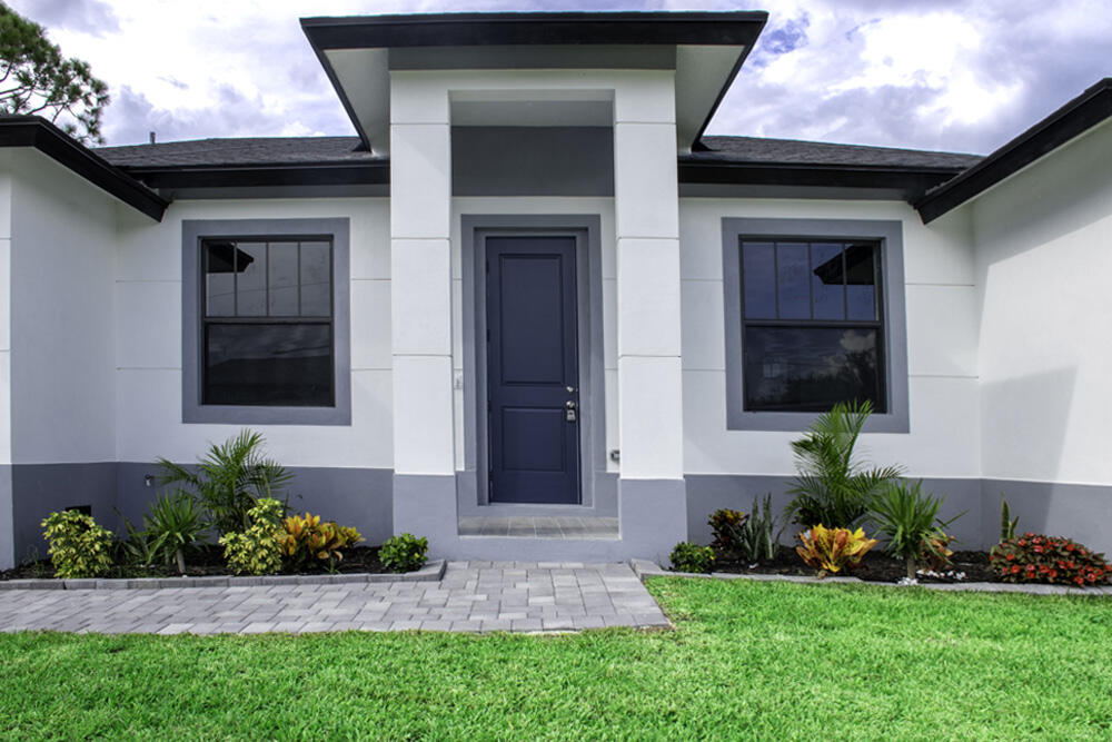 15633 Lakeland Circle