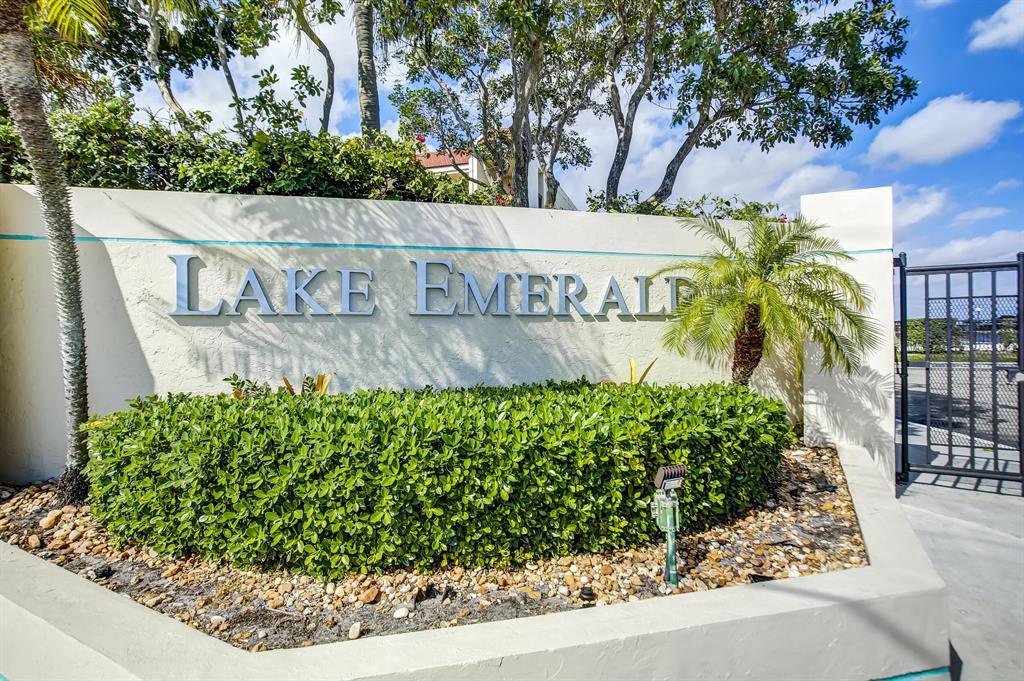 LAKE EMERALD - Residential
