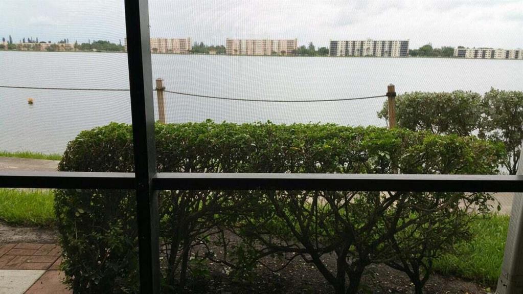 LAKE EMERALD - Residential