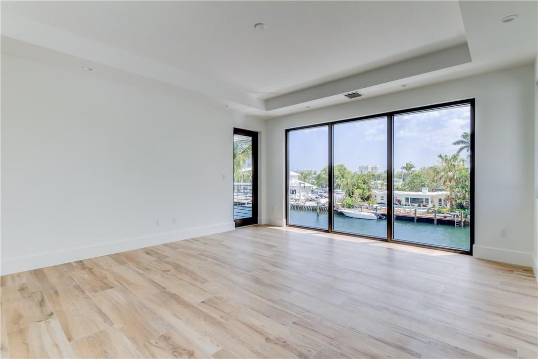 RIO VISTA ISLES - Residential