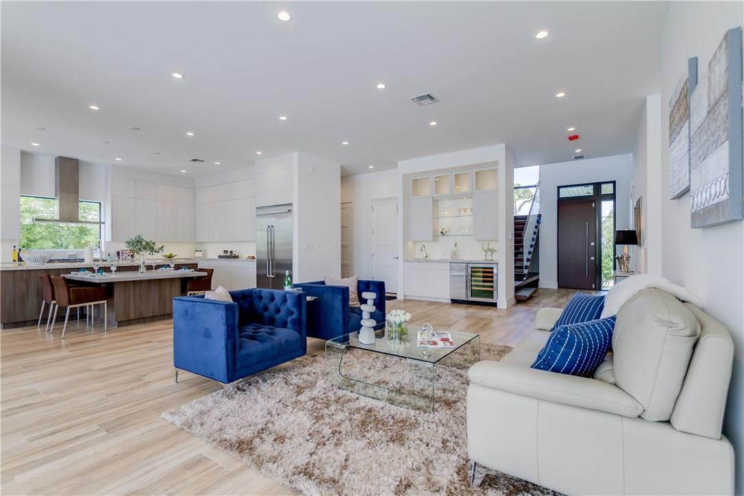 RIO VISTA ISLES - Residential