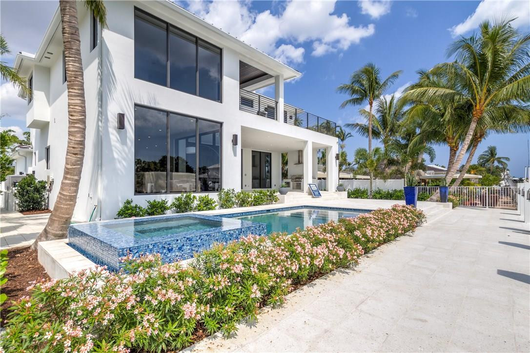 RIO VISTA ISLES - Residential