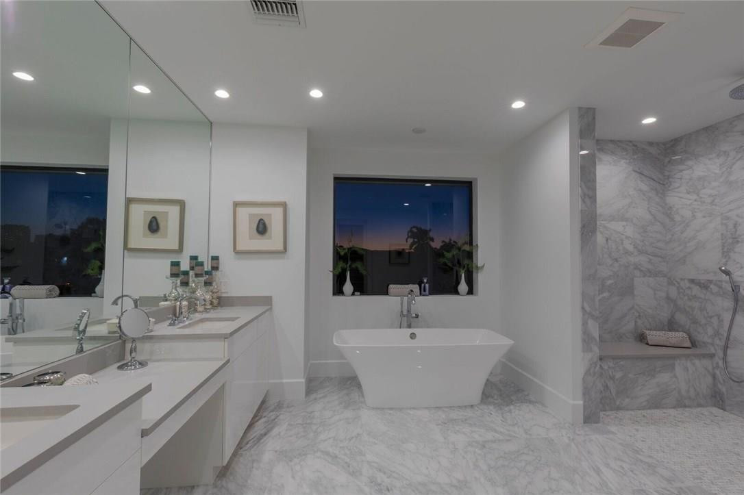 RIO VISTA ISLES - Residential