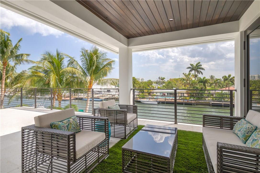 RIO VISTA ISLES - Residential