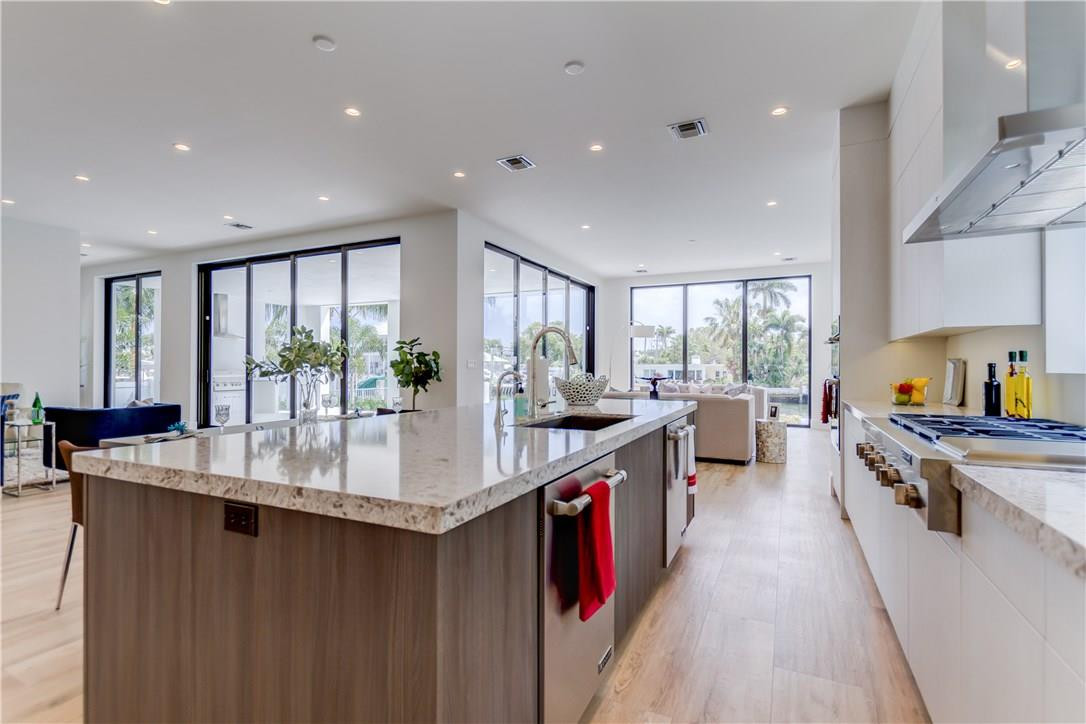 RIO VISTA ISLES - Residential