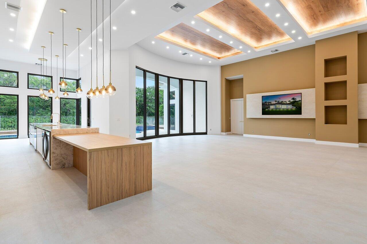 VINTAGE OAKS / POLO CLUB - Residential