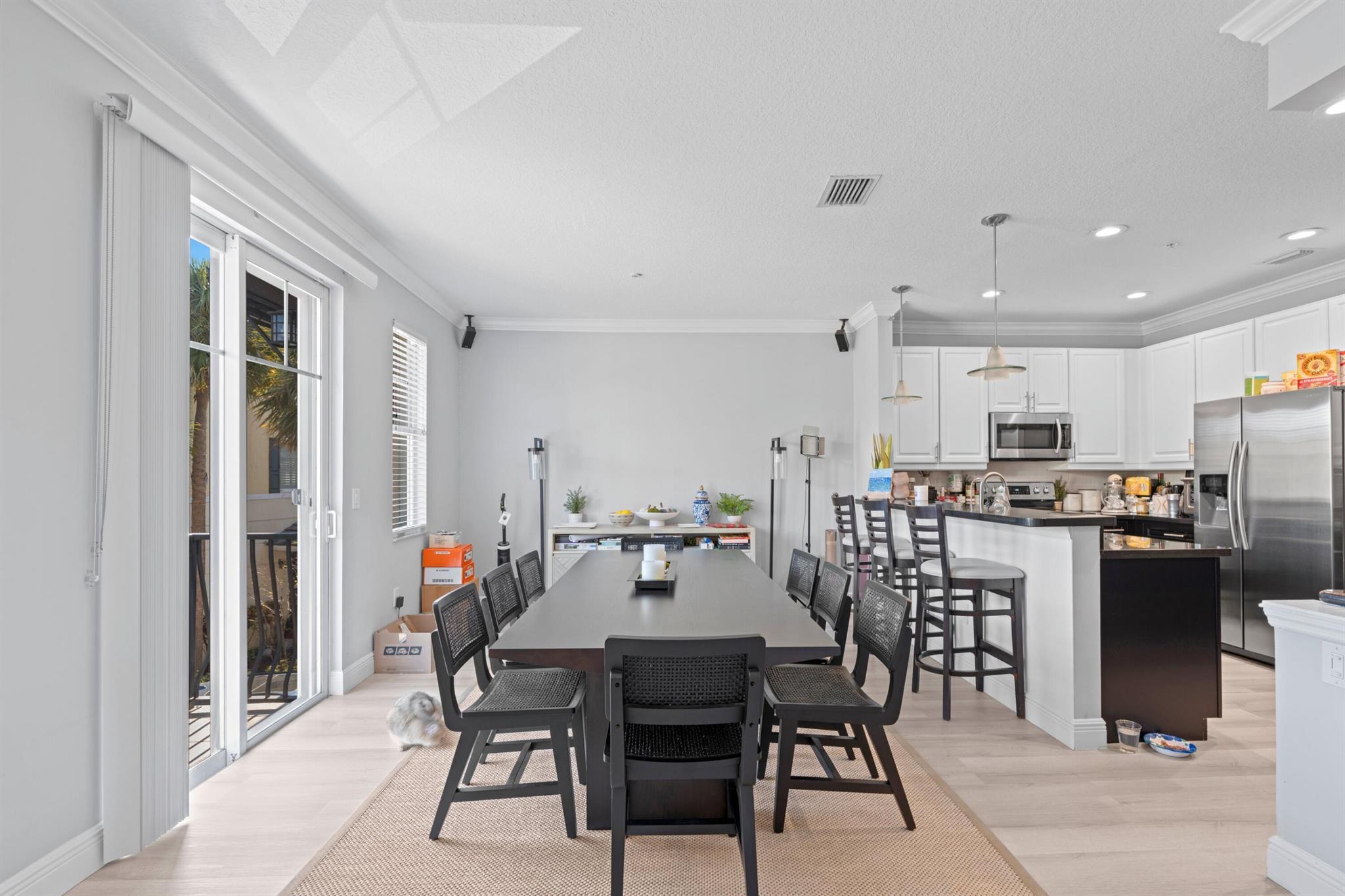 559 NW 35th Place
