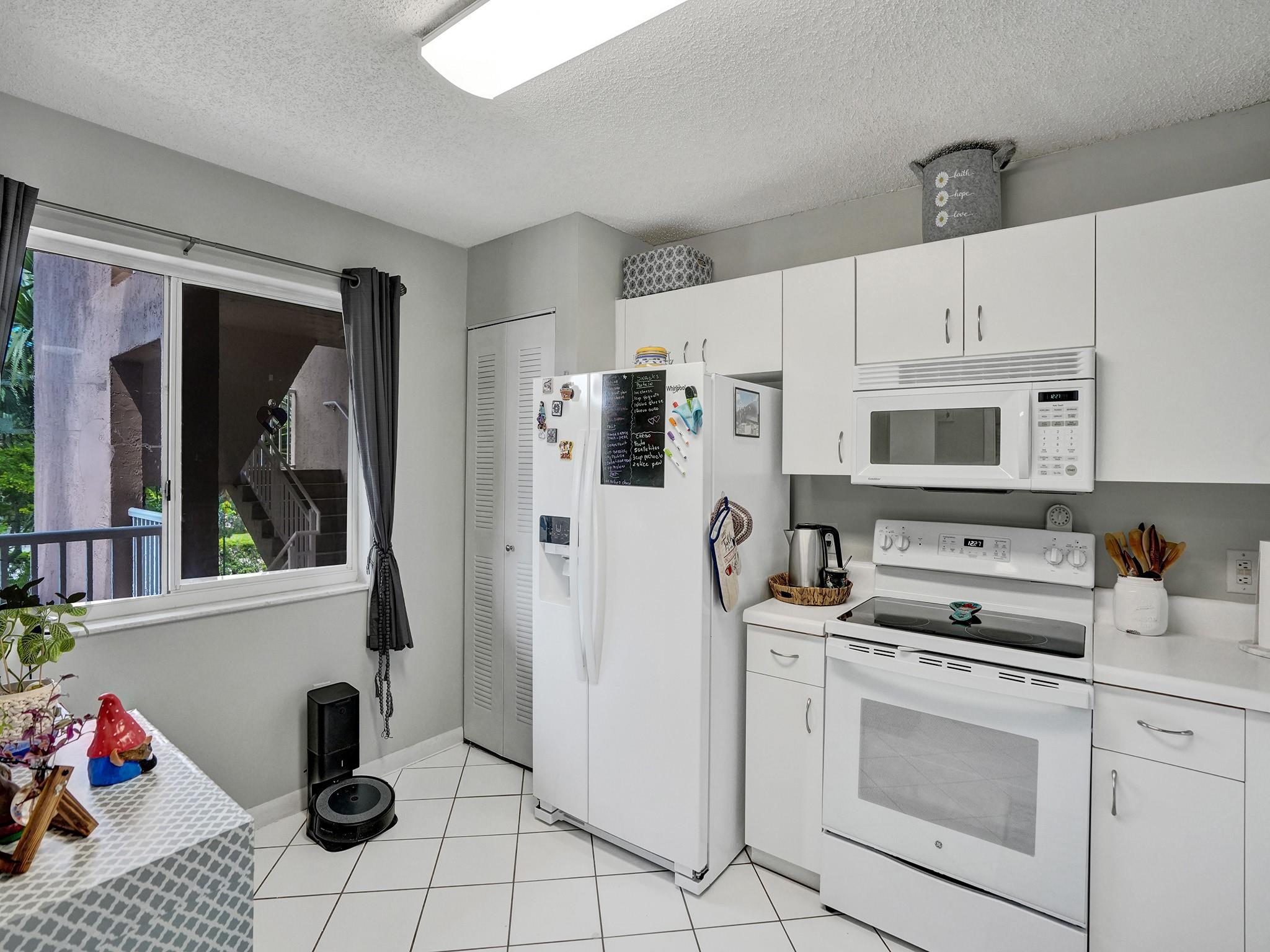 TRENT @ KINGS POINT - Residential