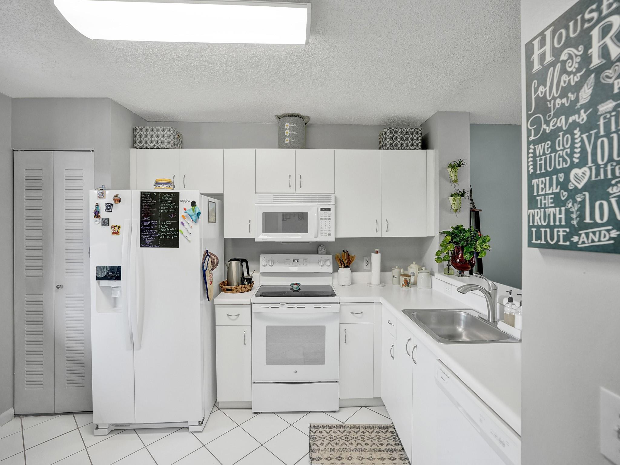 TRENT @ KINGS POINT - Residential