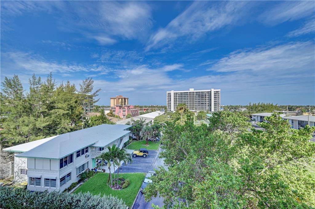 Silver Thatch - Residential