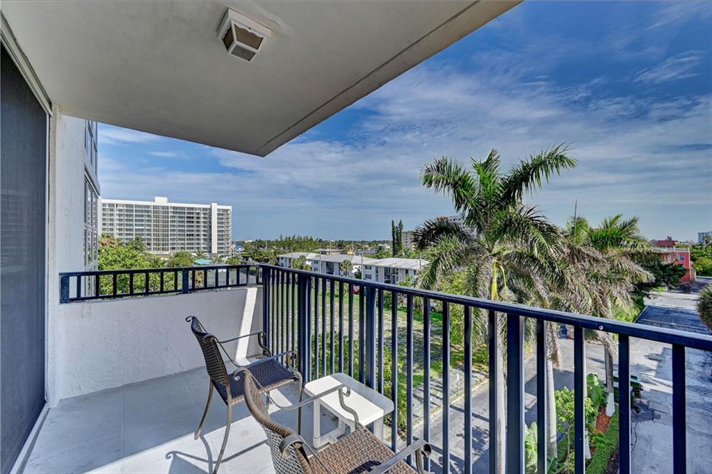 Silver Thatch - Residential