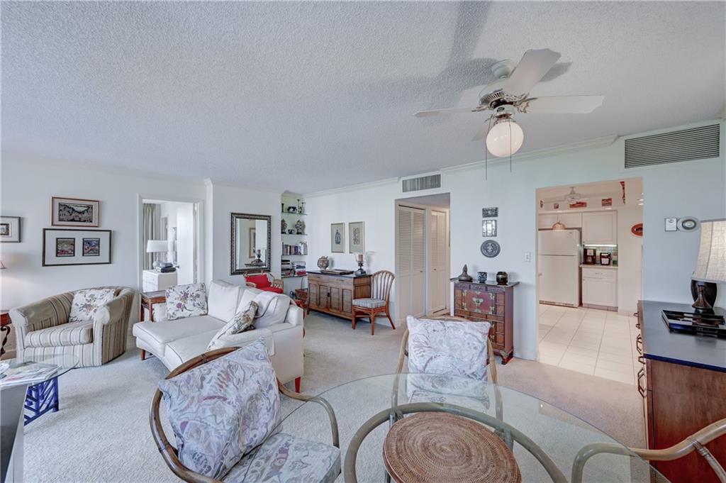 Silver Thatch - Residential