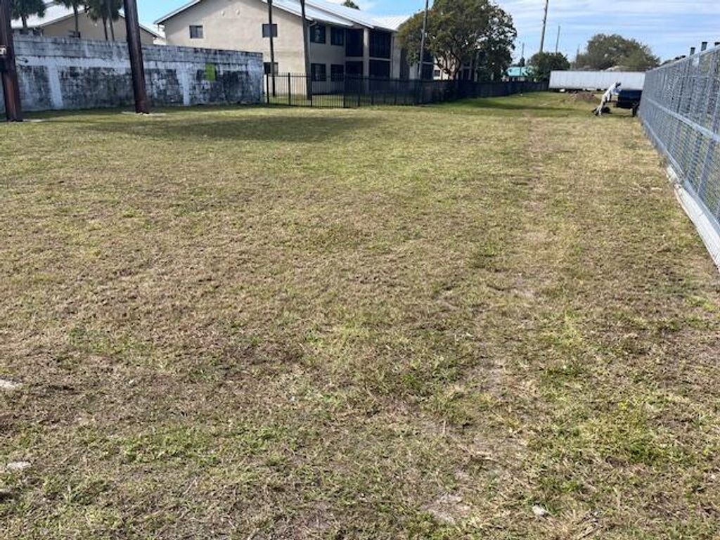 Photo of 617 N Dixie Highway, Dania Beach, FL 33004 (MLS # B26011283)