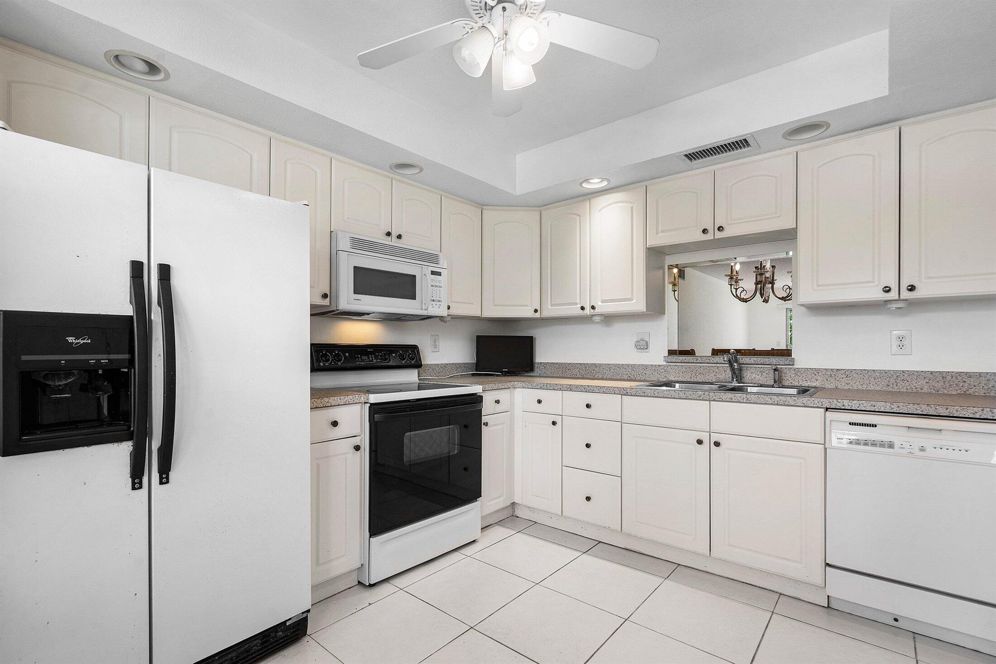 3005 Portofino Isle C2