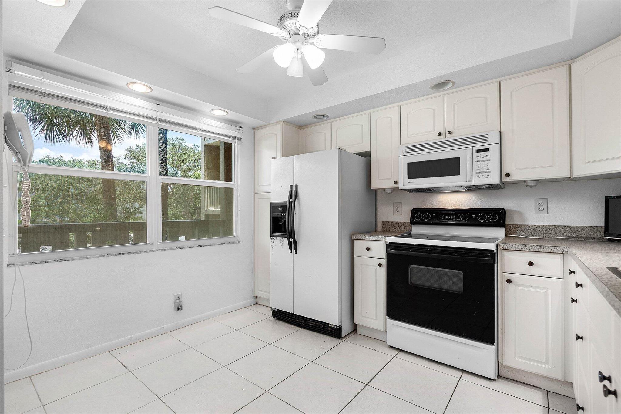3005 Portofino Isle C2