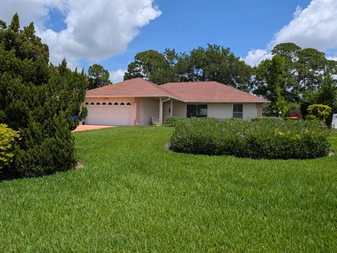 Tiny photo for 1036 18th Street SW, Vero Beach, FL 32962 (MLS # B26037172)