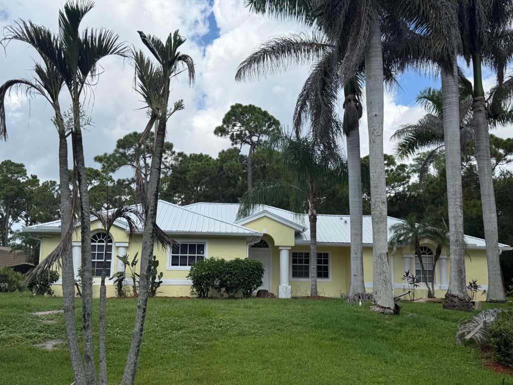 Photo of 5707 Silver Oak Drive, Fort Pierce, FL 34982 (MLS # B26050180)
