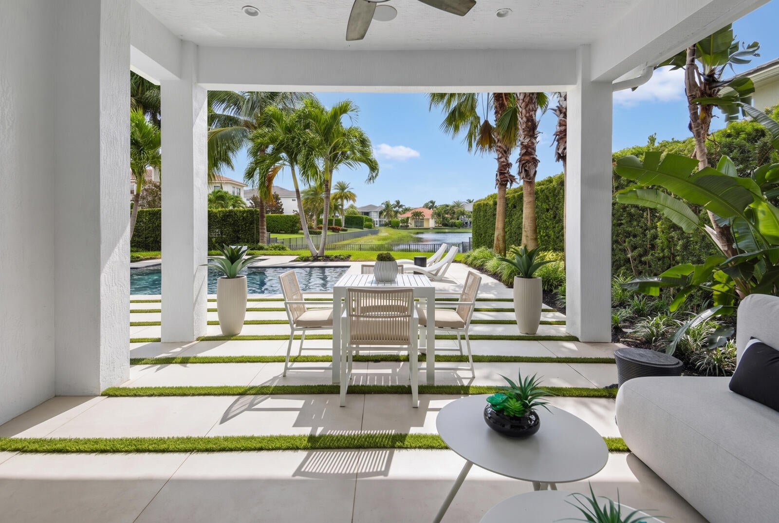 2565 NW 69th Street