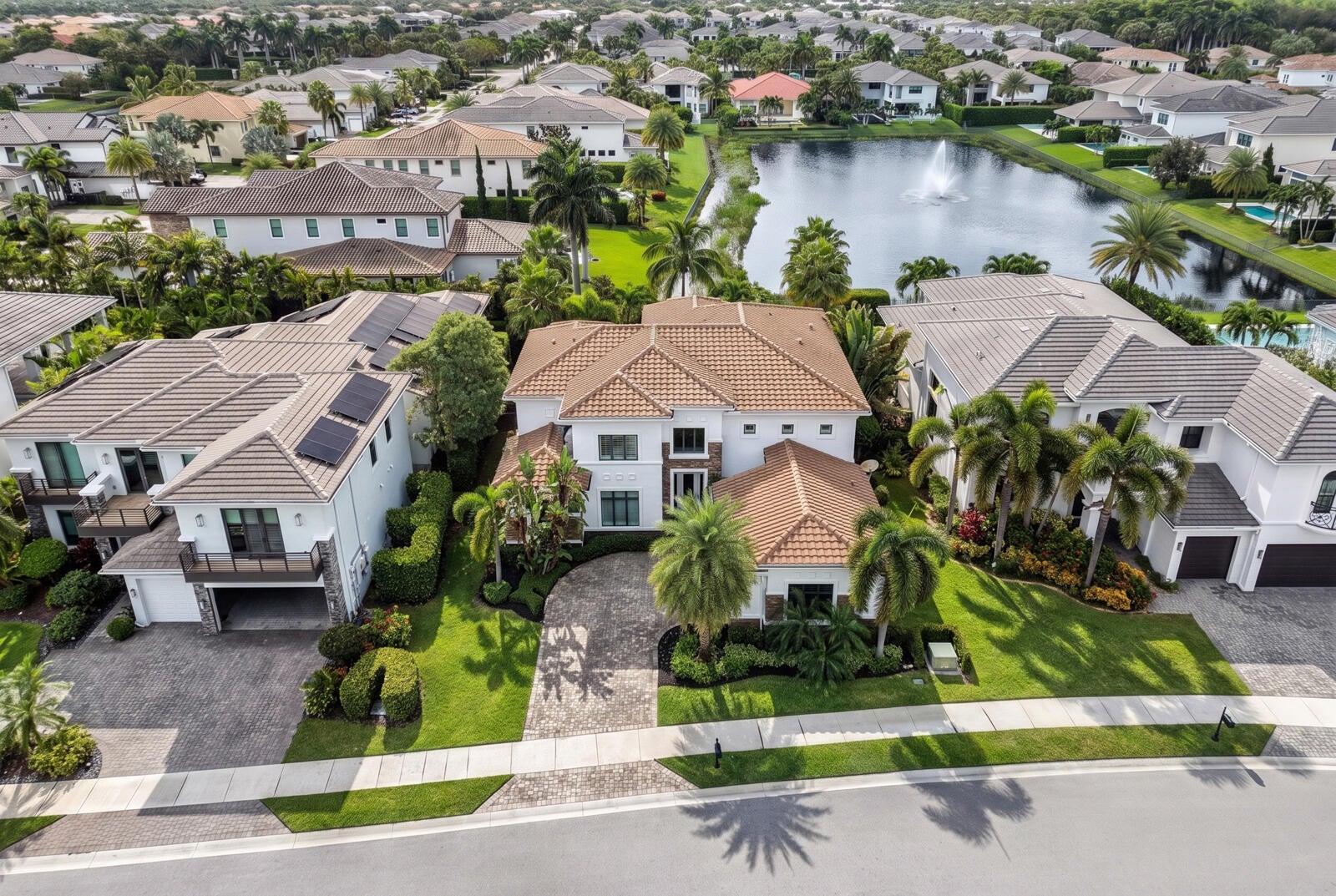 2565 NW 69th Street
