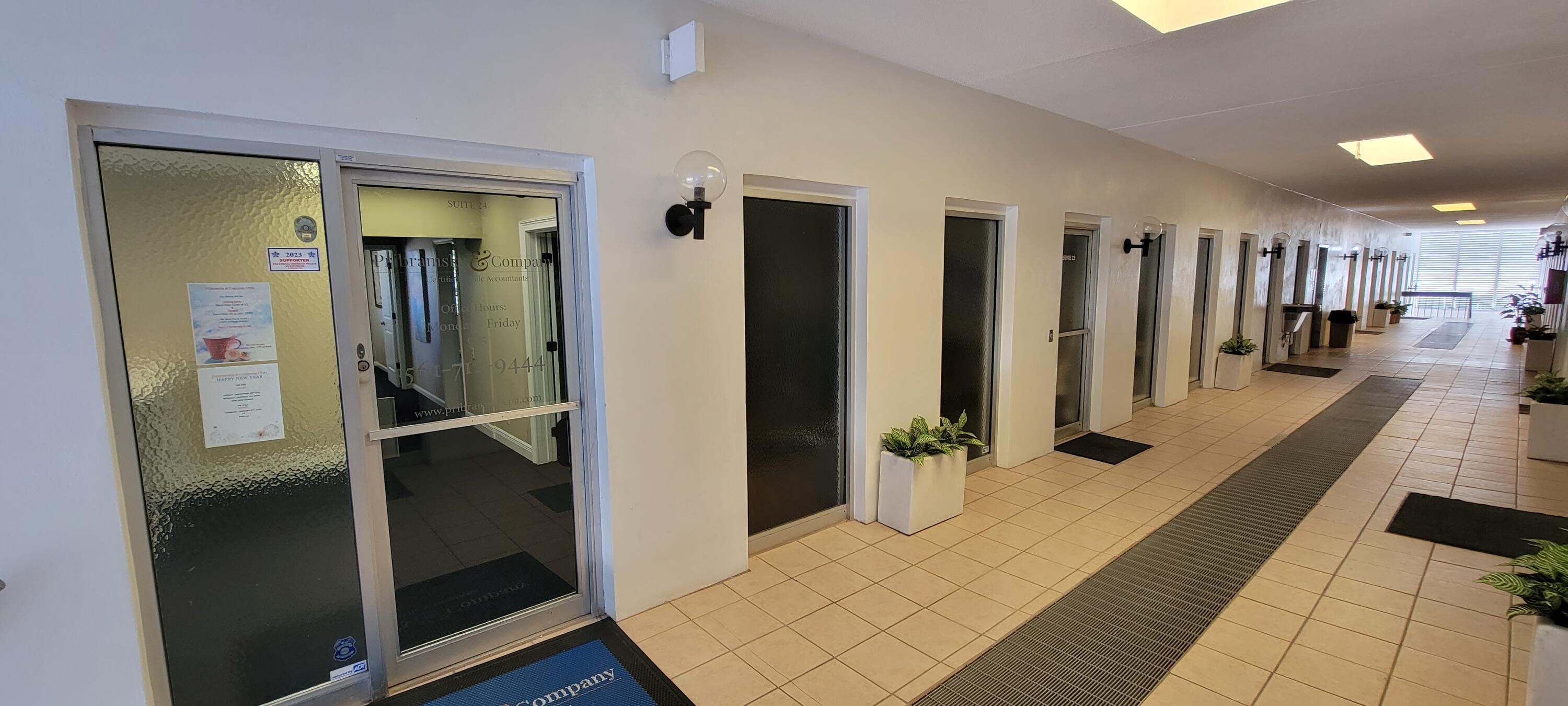 YACHT CLUB - Commercial Sale