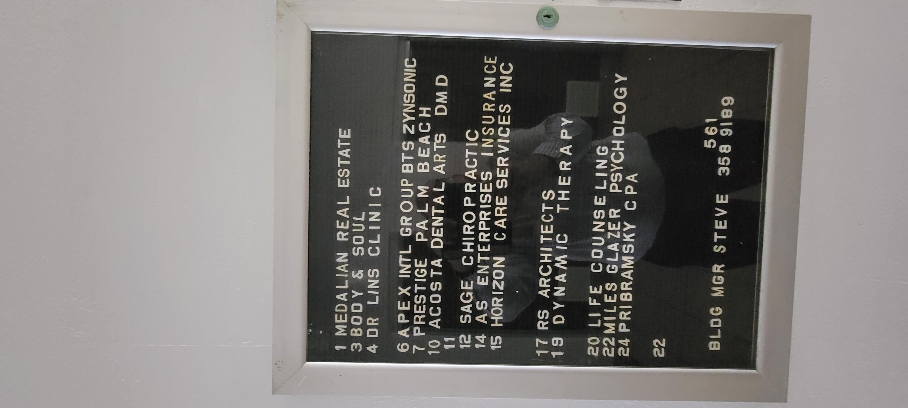 YACHT CLUB - Commercial Sale