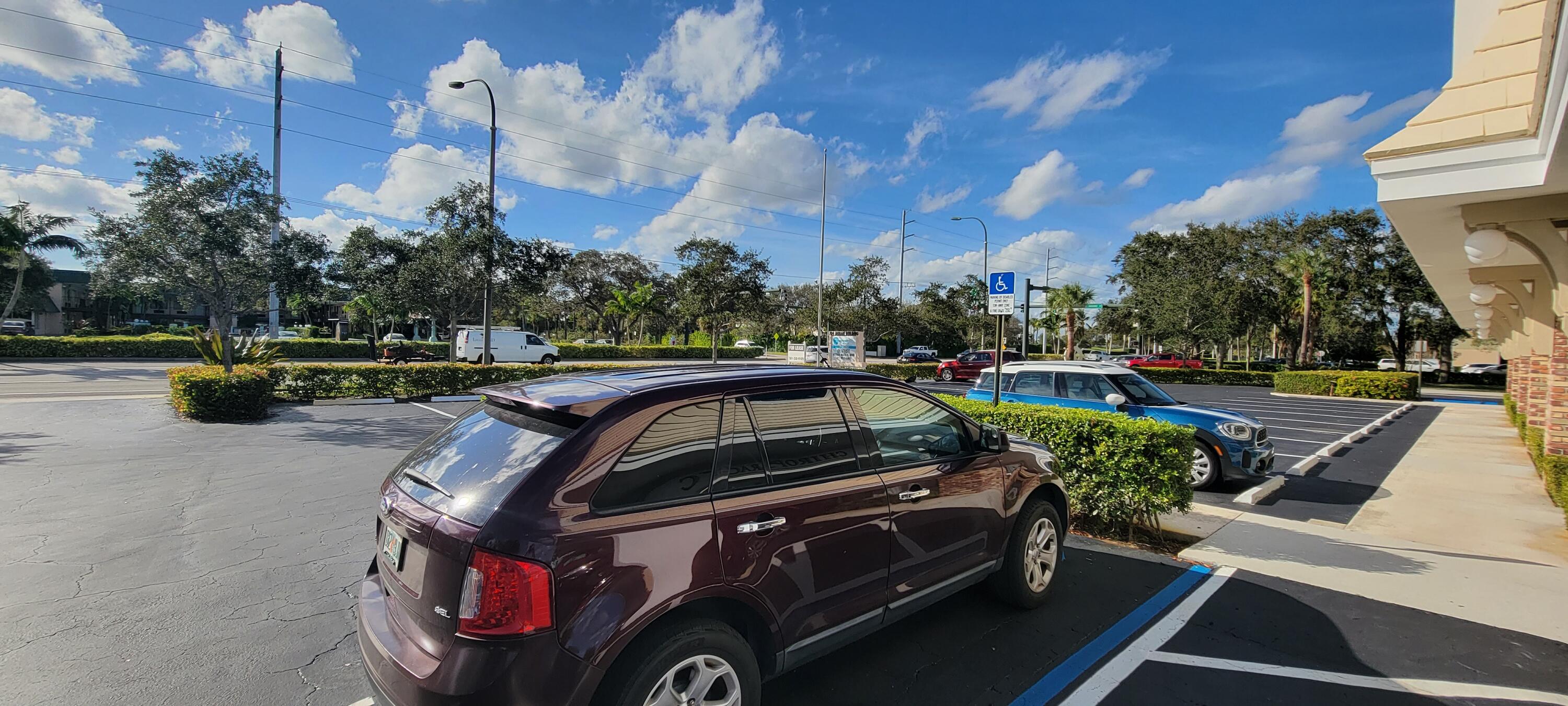 YACHT CLUB - Commercial Sale