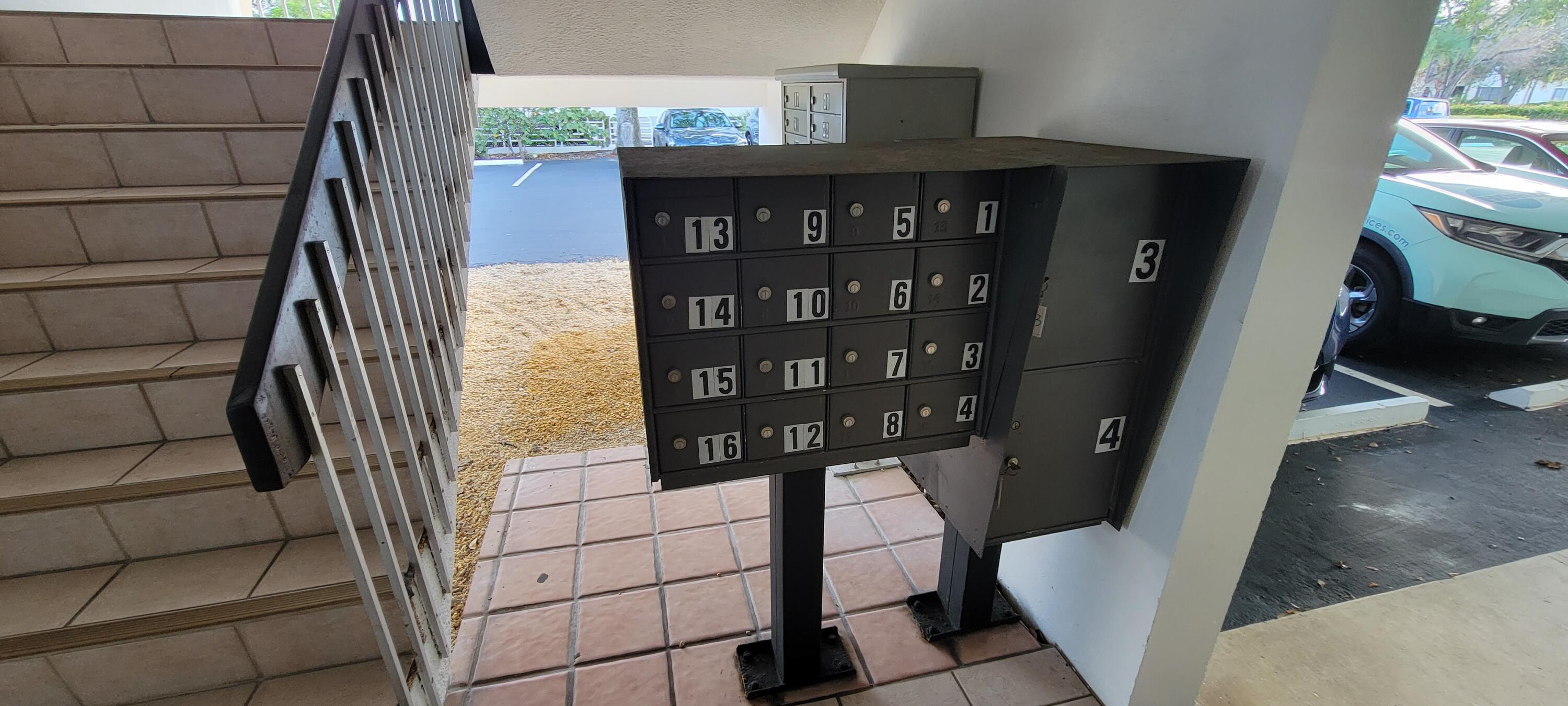 YACHT CLUB - Commercial Sale