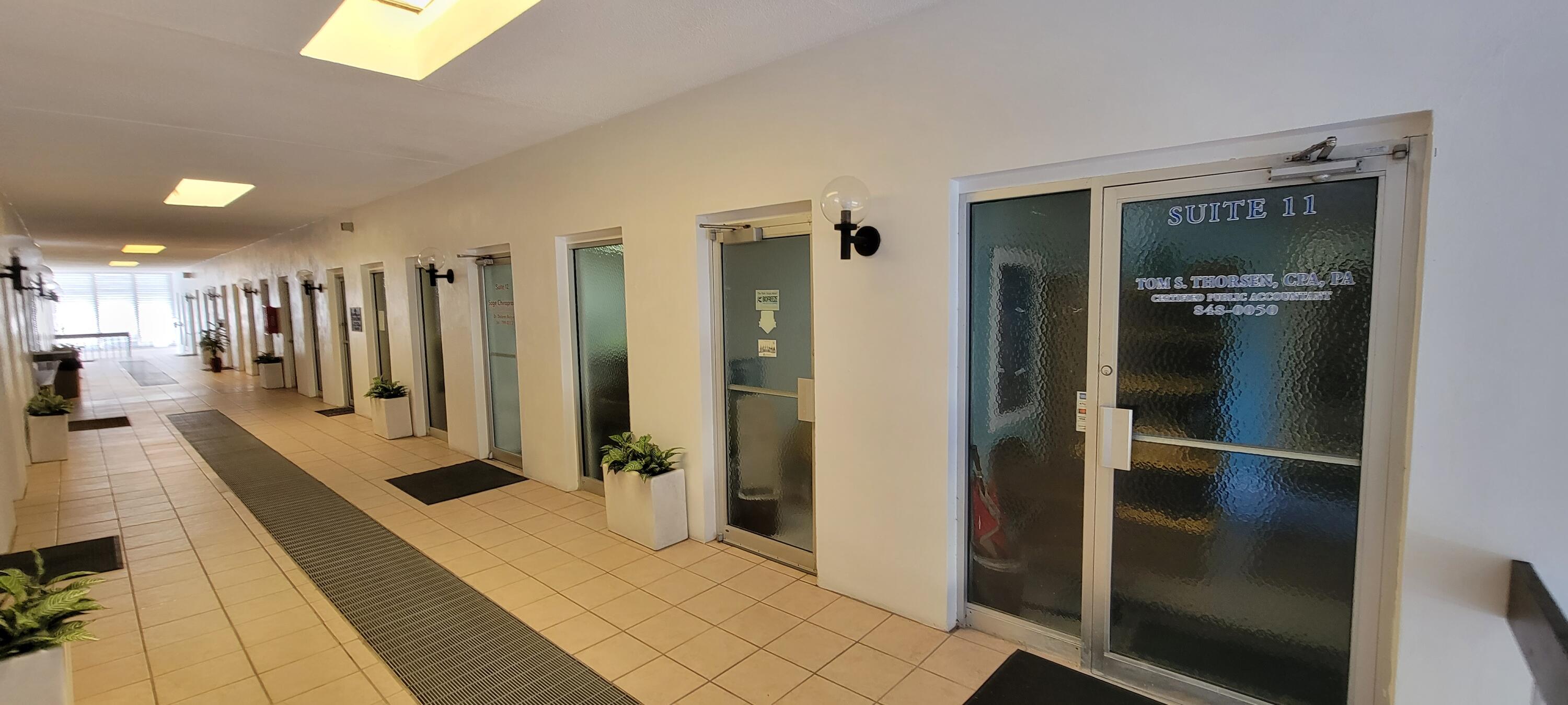 YACHT CLUB - Commercial Sale