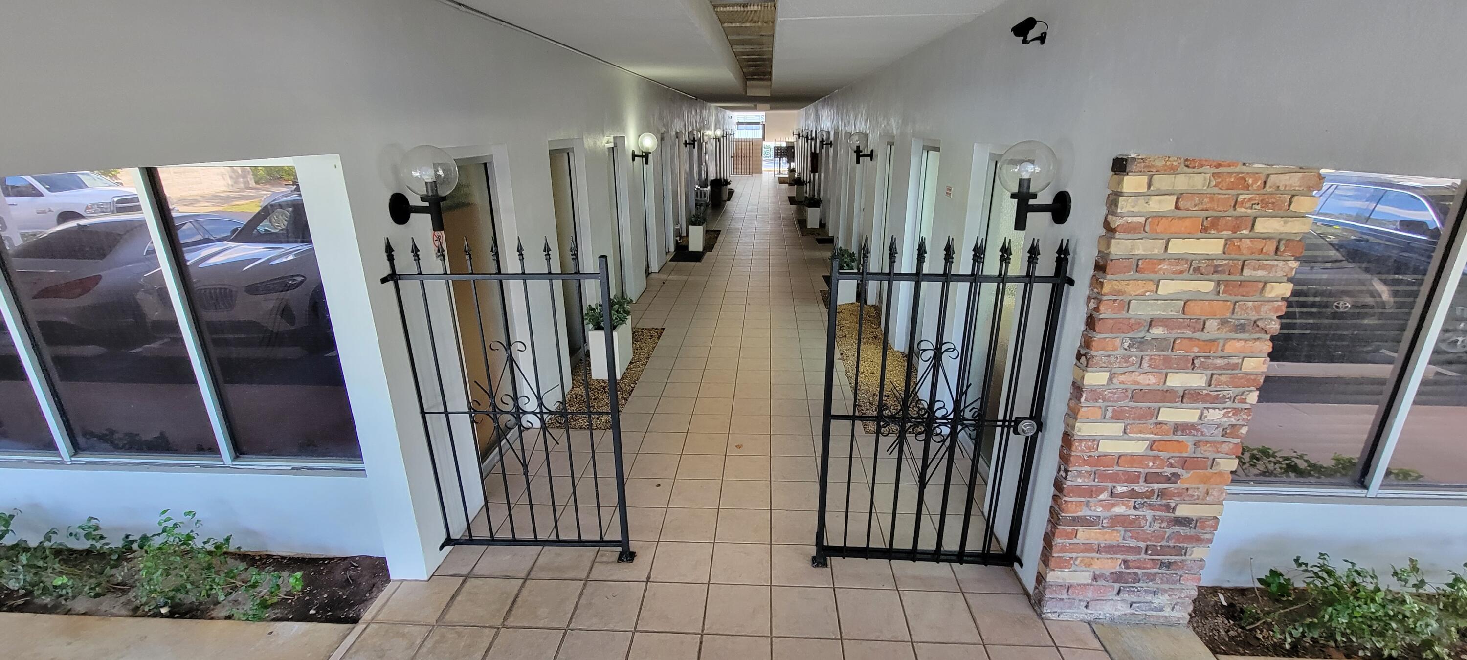 YACHT CLUB - Commercial Sale